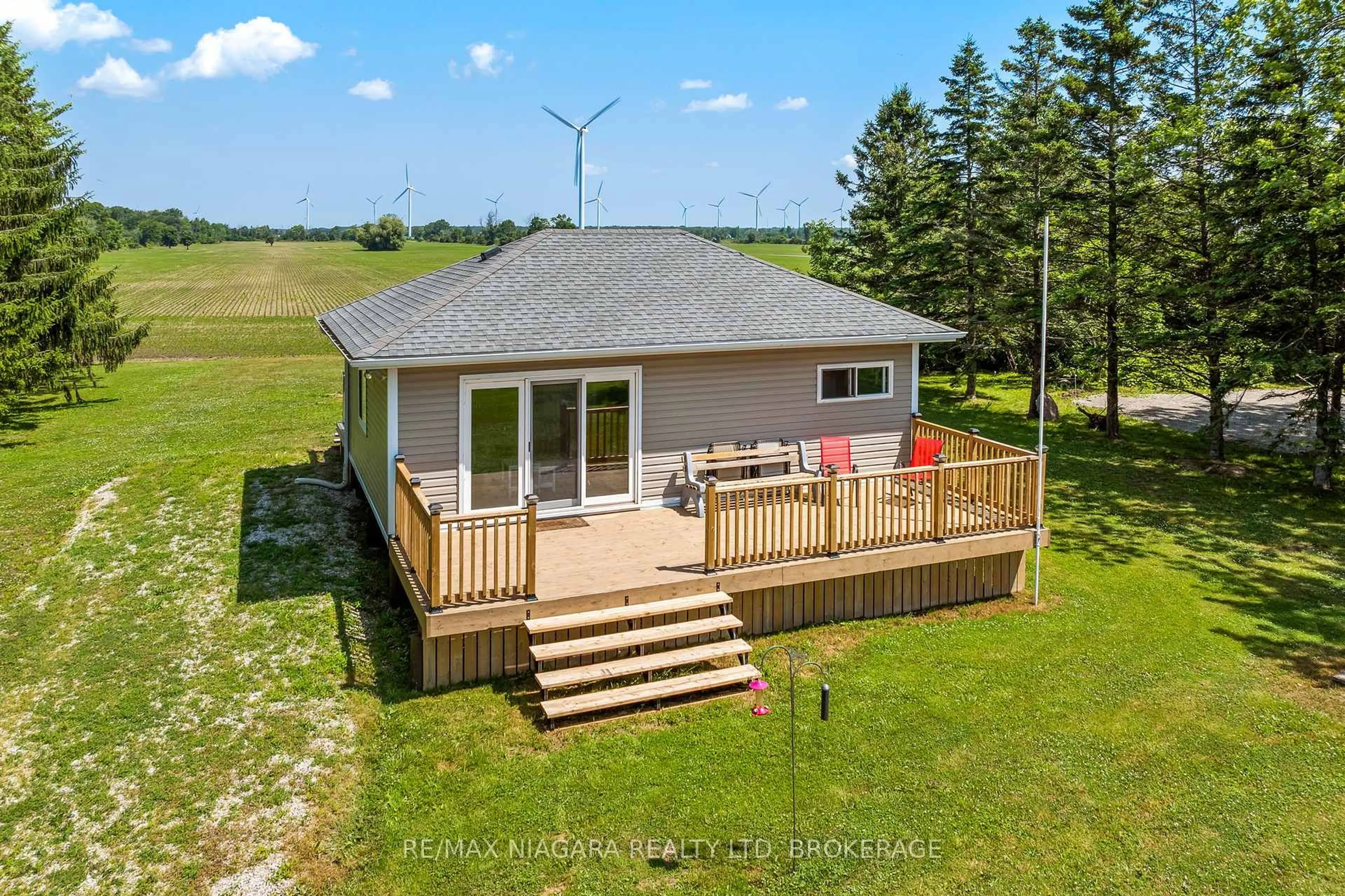 A pic from outside/outdoor area/front of a property/back of a property/a pic from drone, water/lake/river/ocean view for 45 Erie Heights Line, Haldimand Ontario N0A 1K0