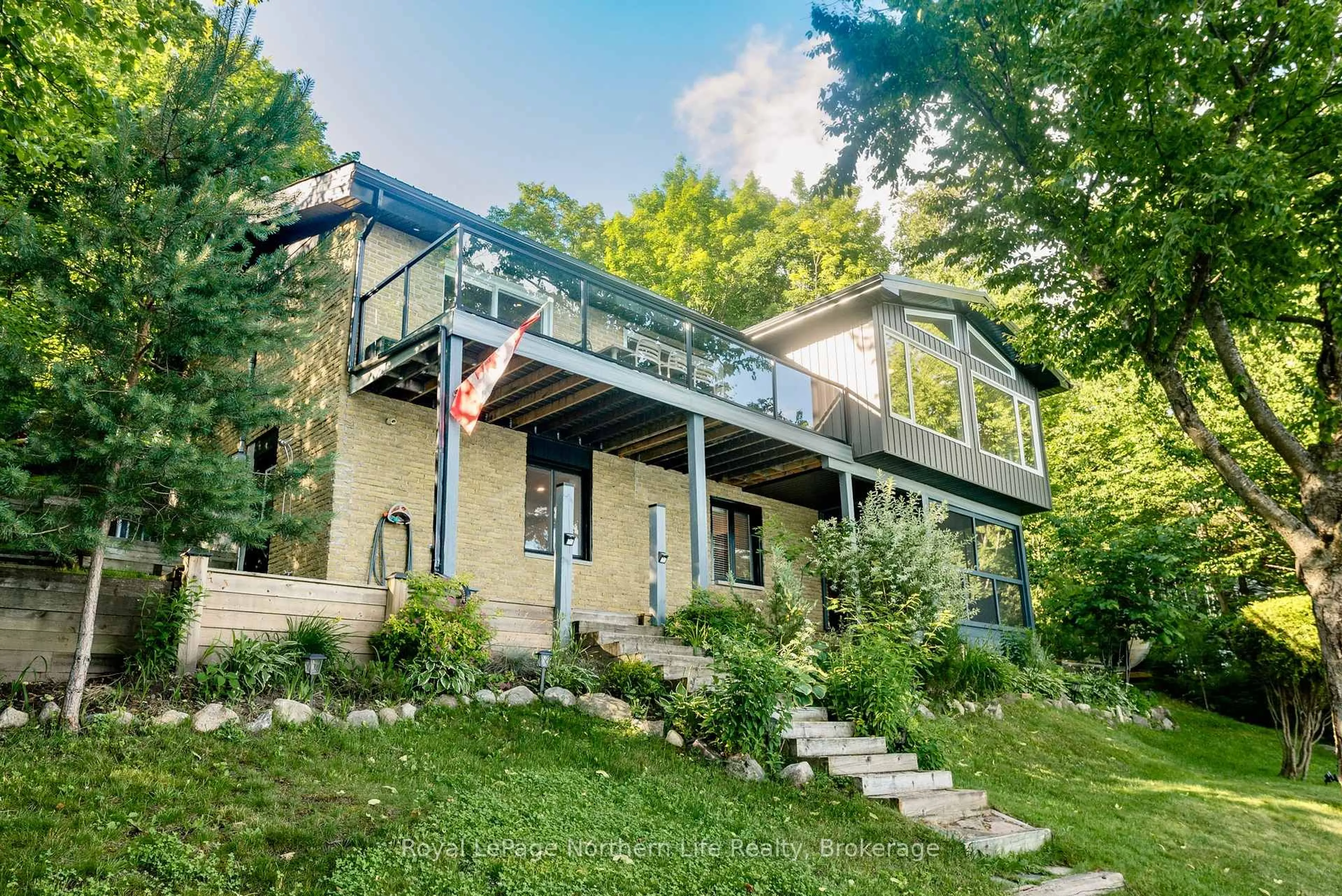 Unknown for 375 Northshore Rd, North Bay Ontario P1B 8G4