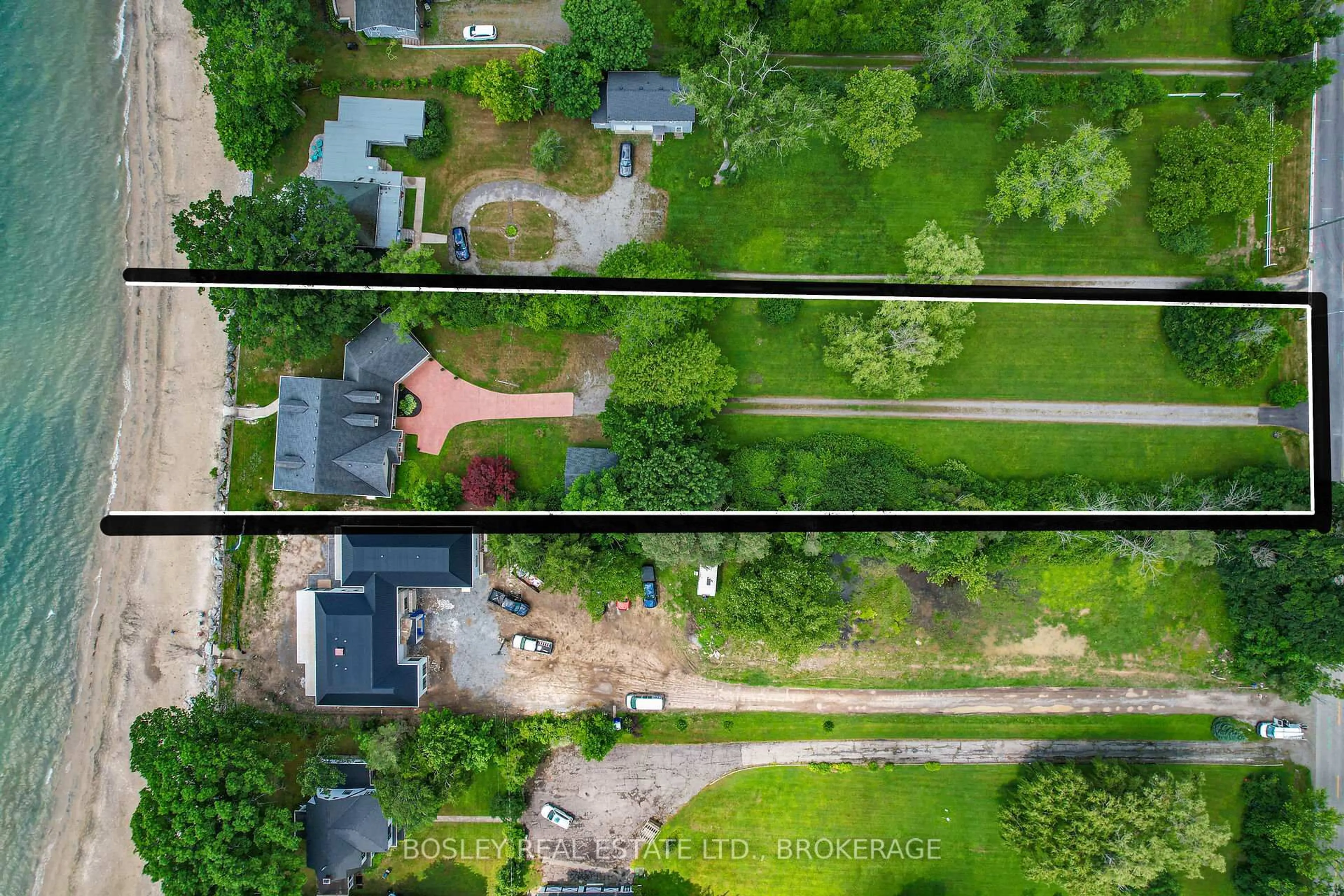 A pic from outside/outdoor area/front of a property/back of a property/a pic from drone, street for 3143 Thunder Bay Rd, Fort Erie Ontario L0S 1N0
