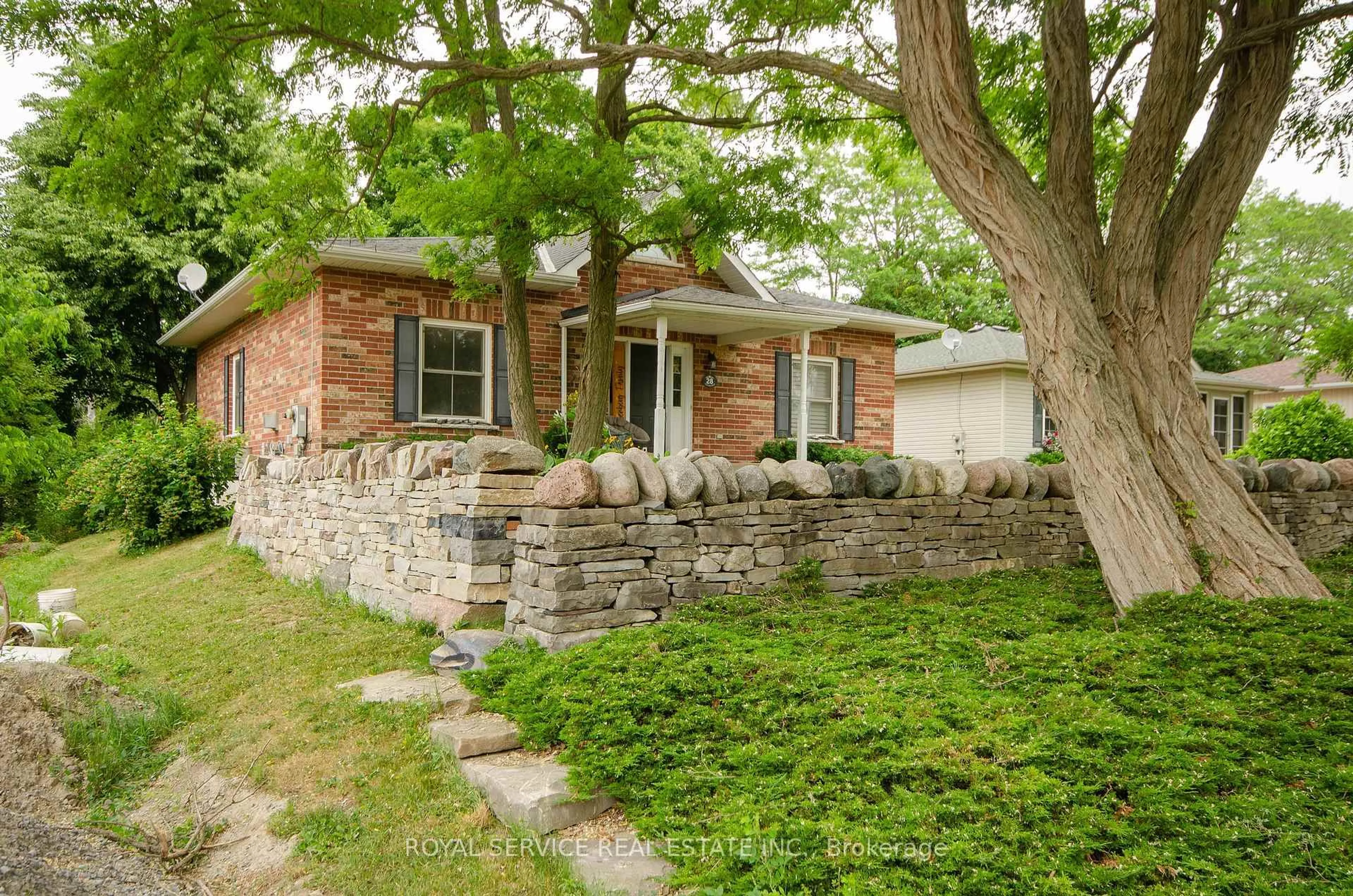 Home with brick exterior material, street for 28 Clifton Rd, Port Hope Ontario L1A 2B5