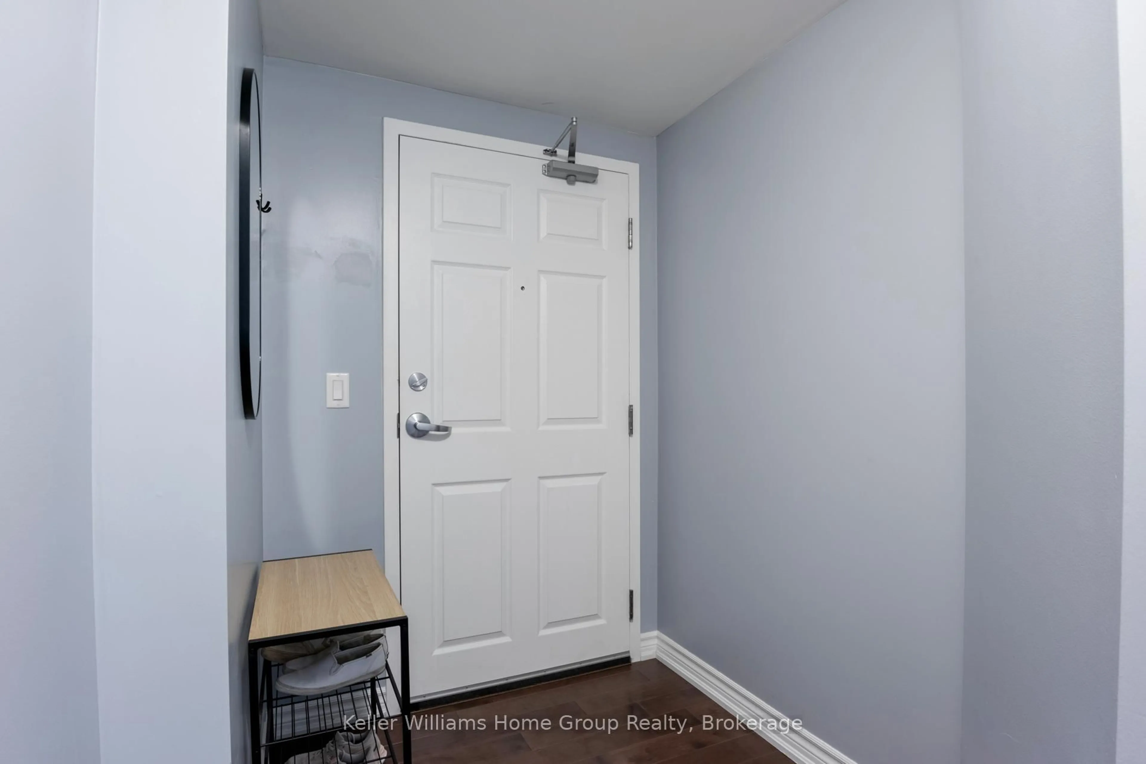 Indoor entryway for 50 Bryan Crt #203, Kitchener Ontario N2A 4N4