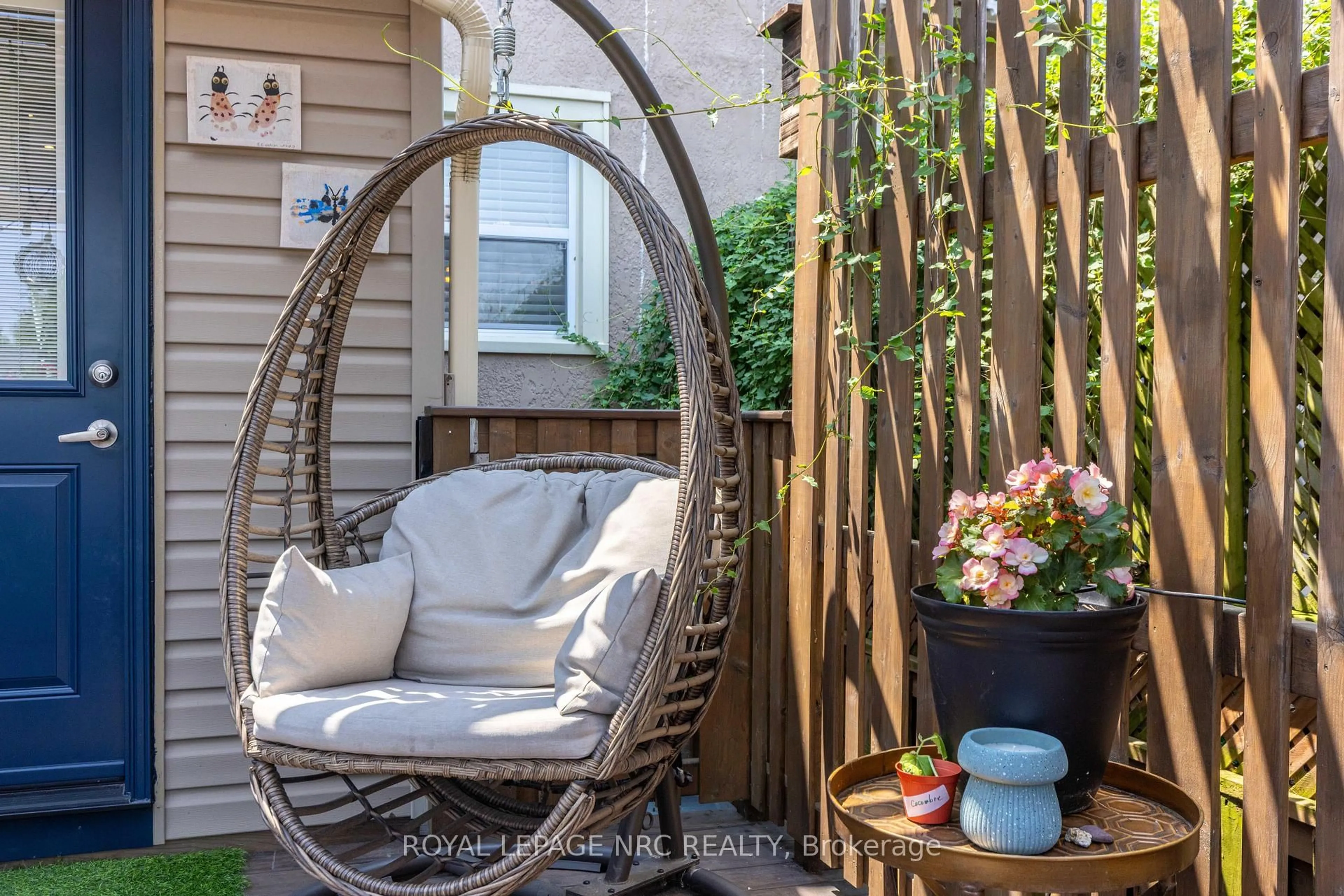Patio, street for 48 Hodgkins Ave, Thorold Ontario L2V 1M1
