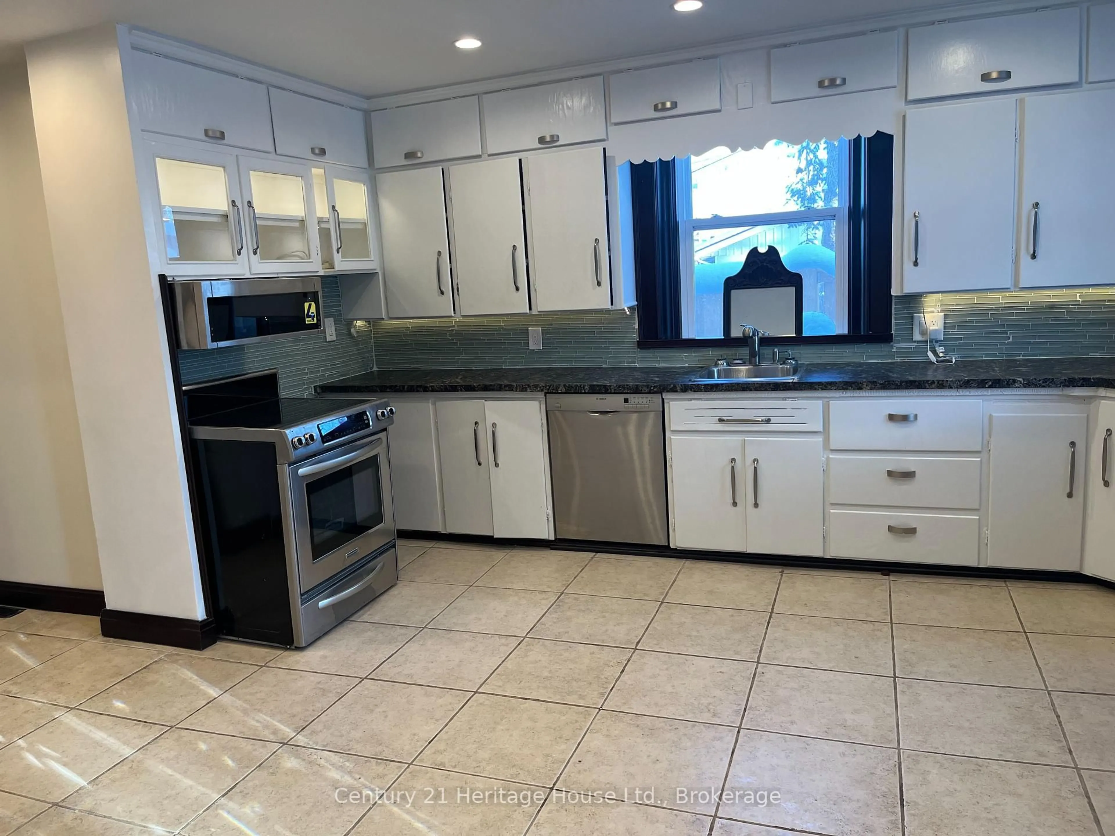 Standard kitchen, ceramic/tile floor for 365 Durham St, Wellington North Ontario N0G 2L1