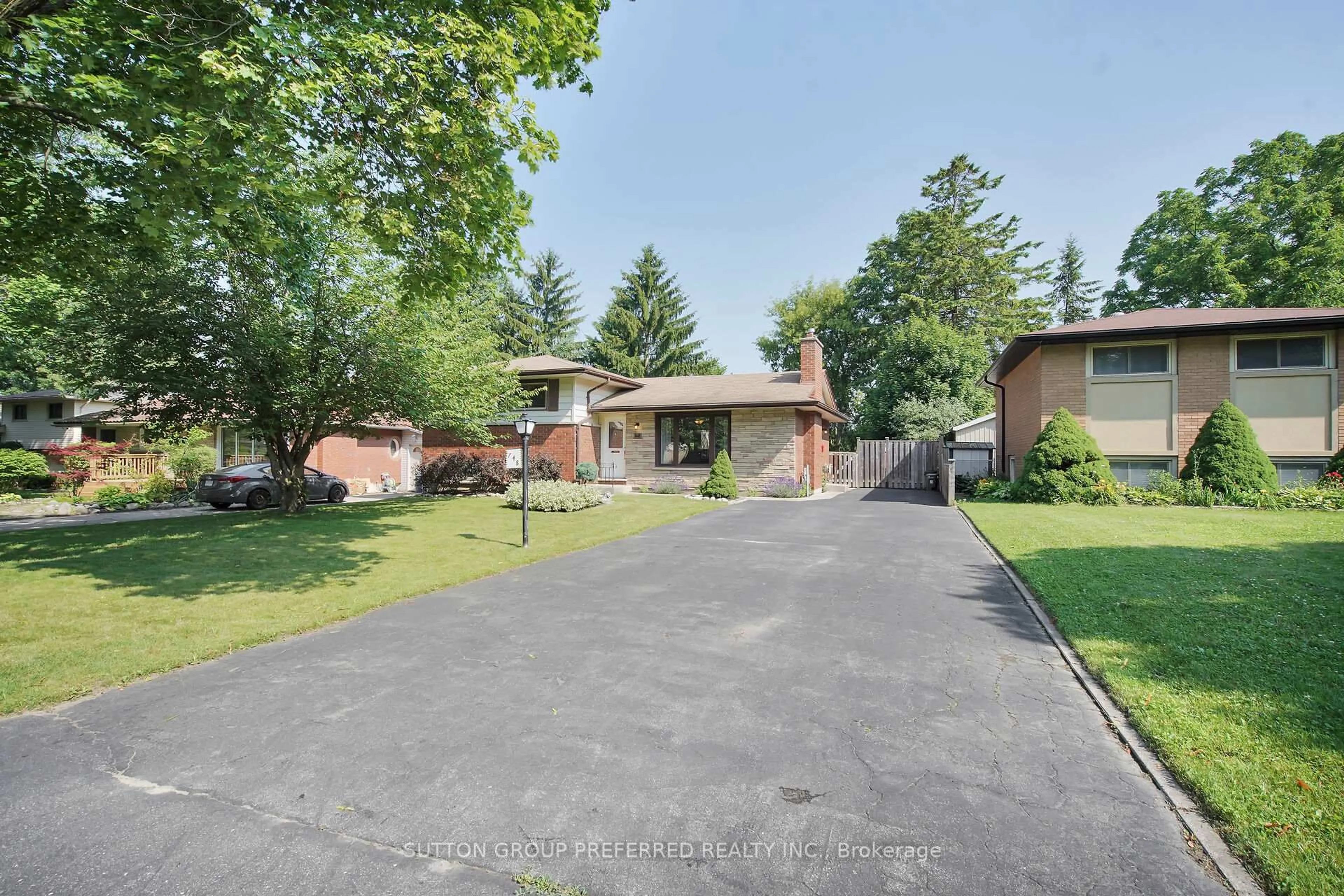 A pic from outside/outdoor area/front of a property/back of a property/a pic from drone, street for 148 Tavistock Rd, London South Ontario N6J 1Z6