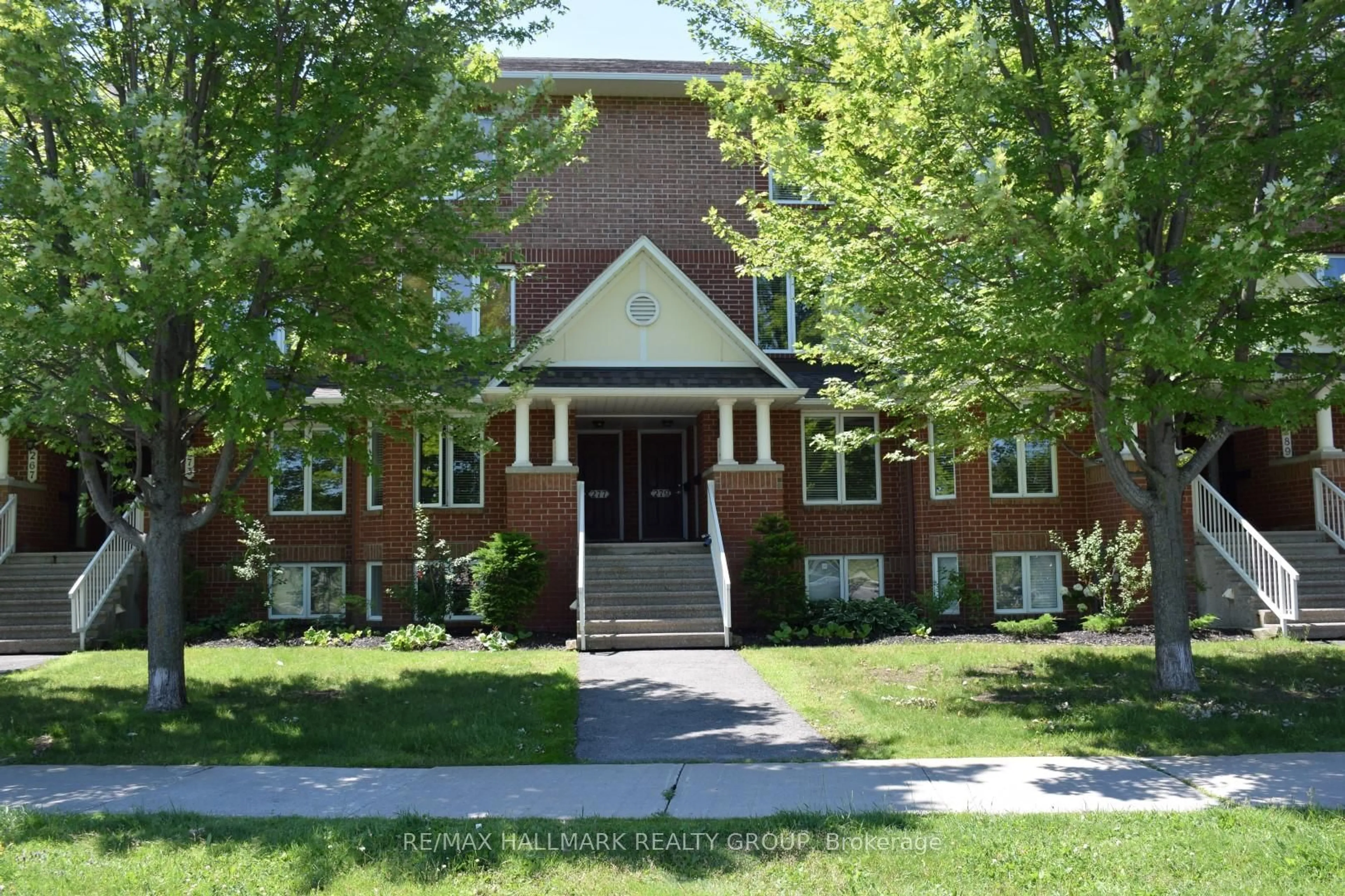 Home with brick exterior material, street for 281 Aquaview Dr, Ottawa Ontario K4A 0B6