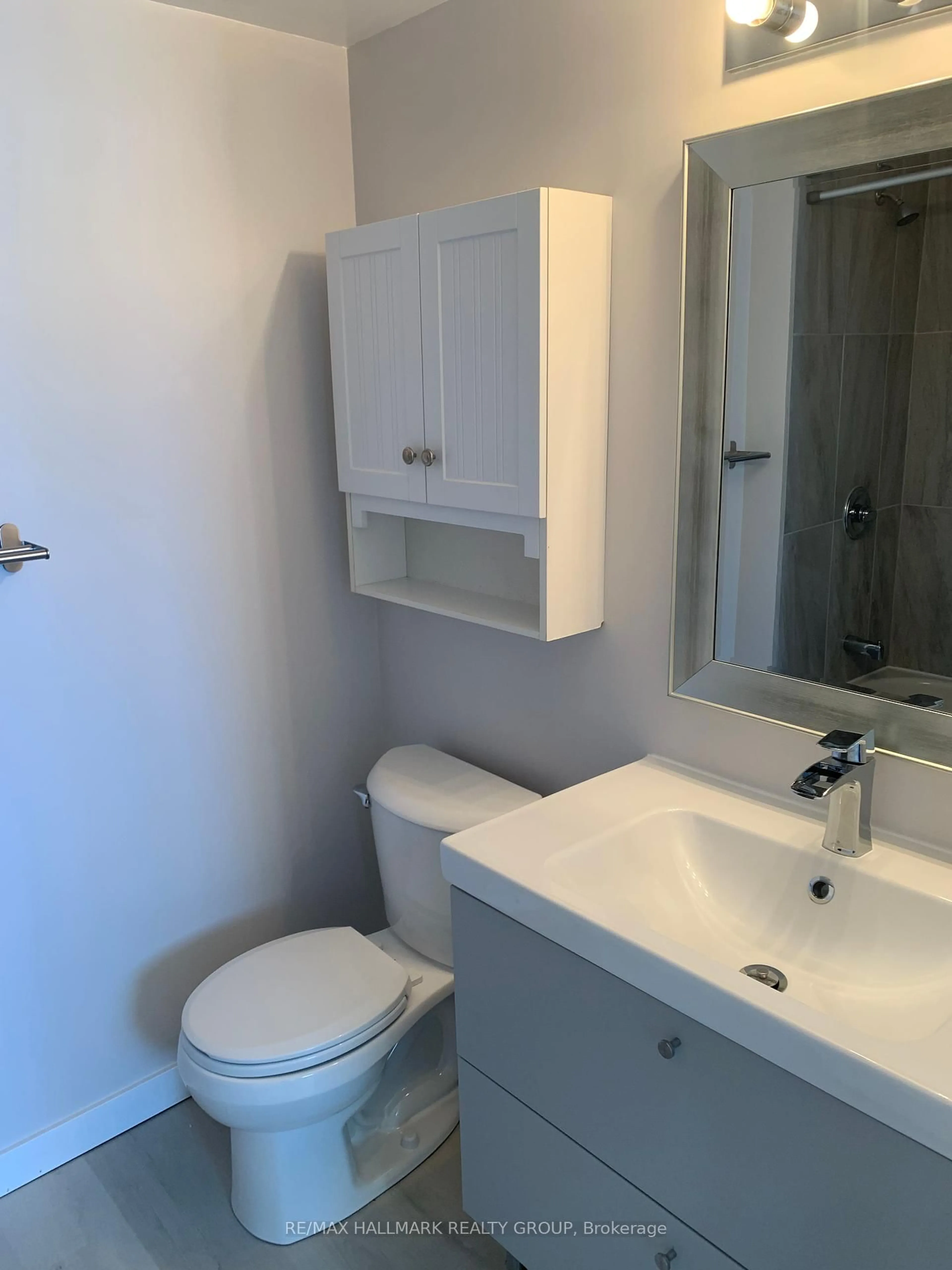 Standard bathroom, unknown for 281 Aquaview Dr, Ottawa Ontario K4A 0B6