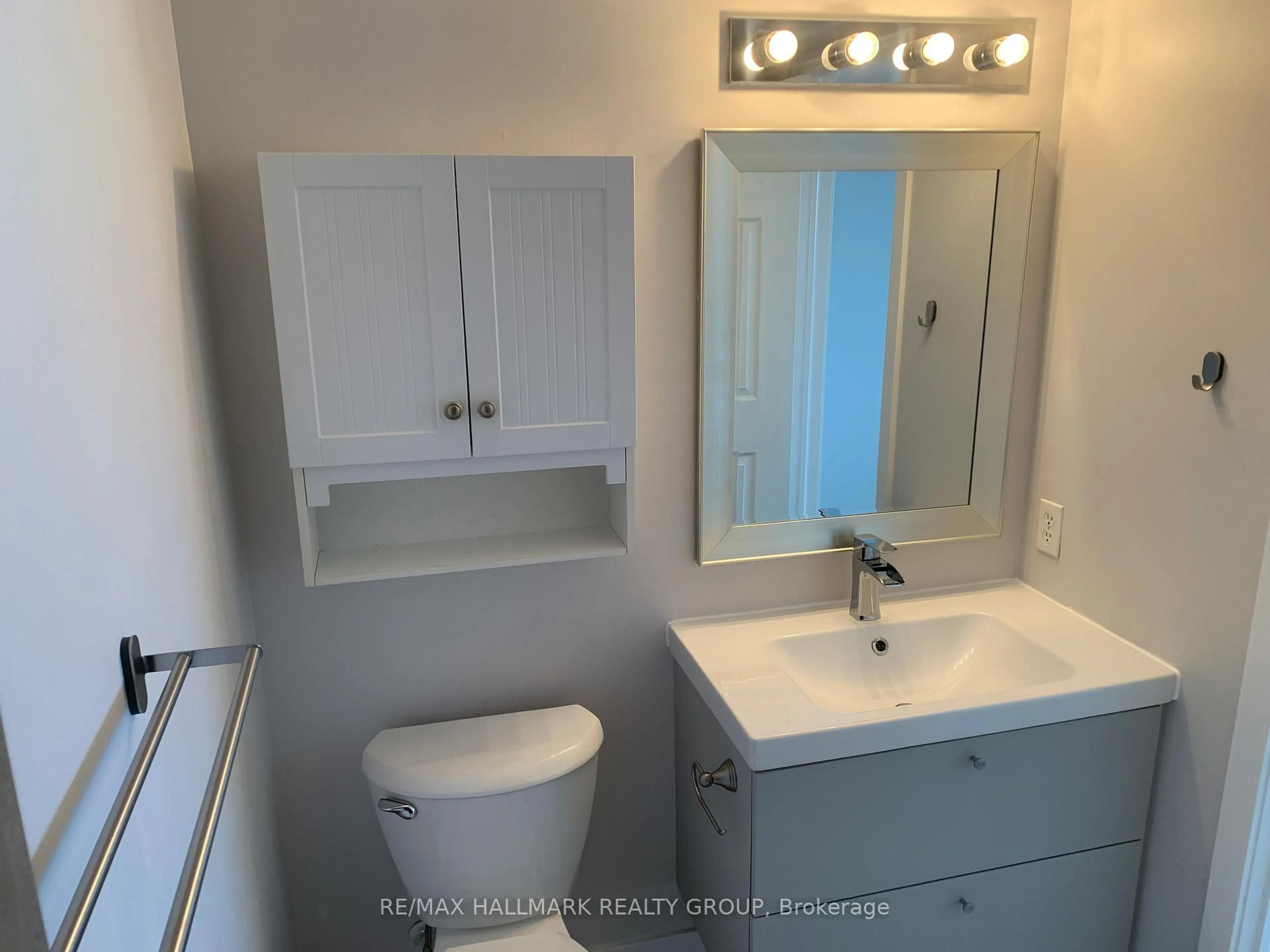 Standard bathroom, unknown for 281 Aquaview Dr, Ottawa Ontario K4A 0B6
