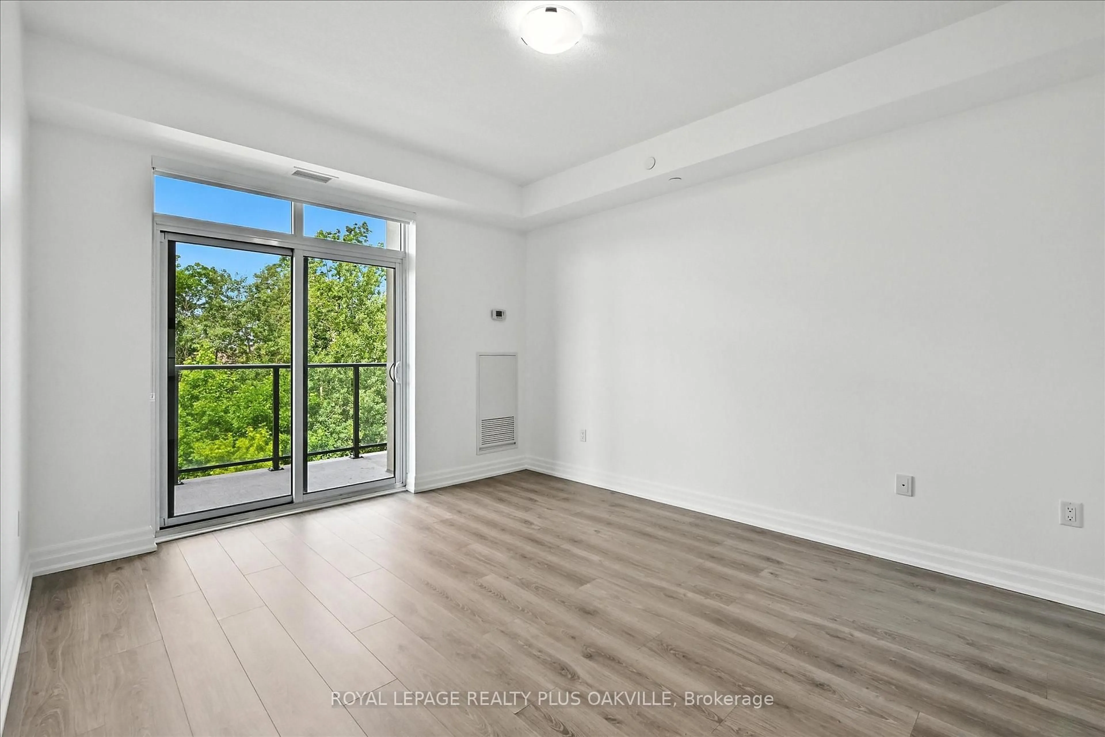 A pic of a room for 125 Shoreview Pl #316, Hamilton Ontario L8E 0K3