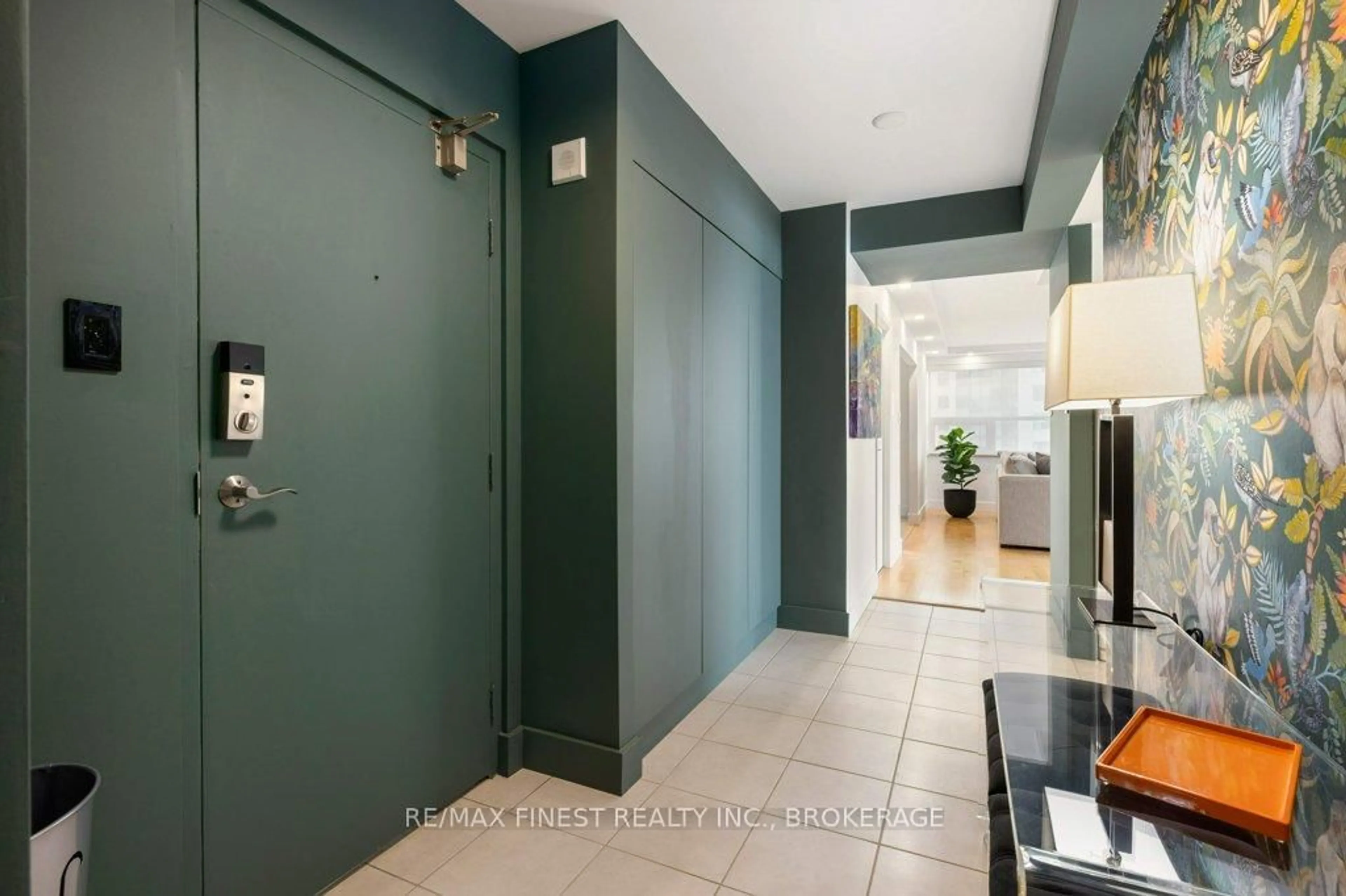 Indoor foyer for 165 Ontario St #507, Kingston Ontario K7L 2Y6