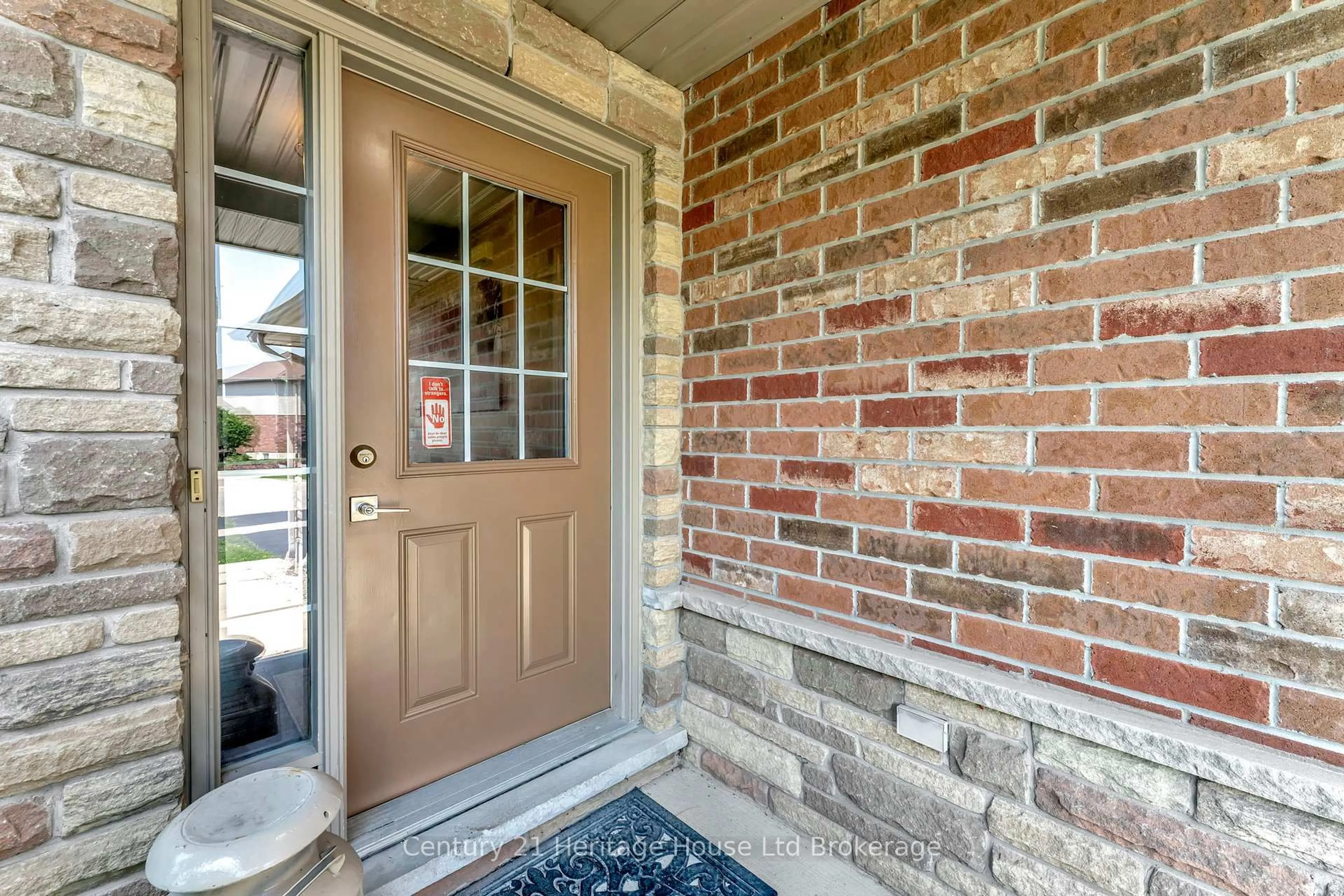 Home with brick exterior material, street for 124 Cardinal Dr, Woodstock Ontario N4T 0A1