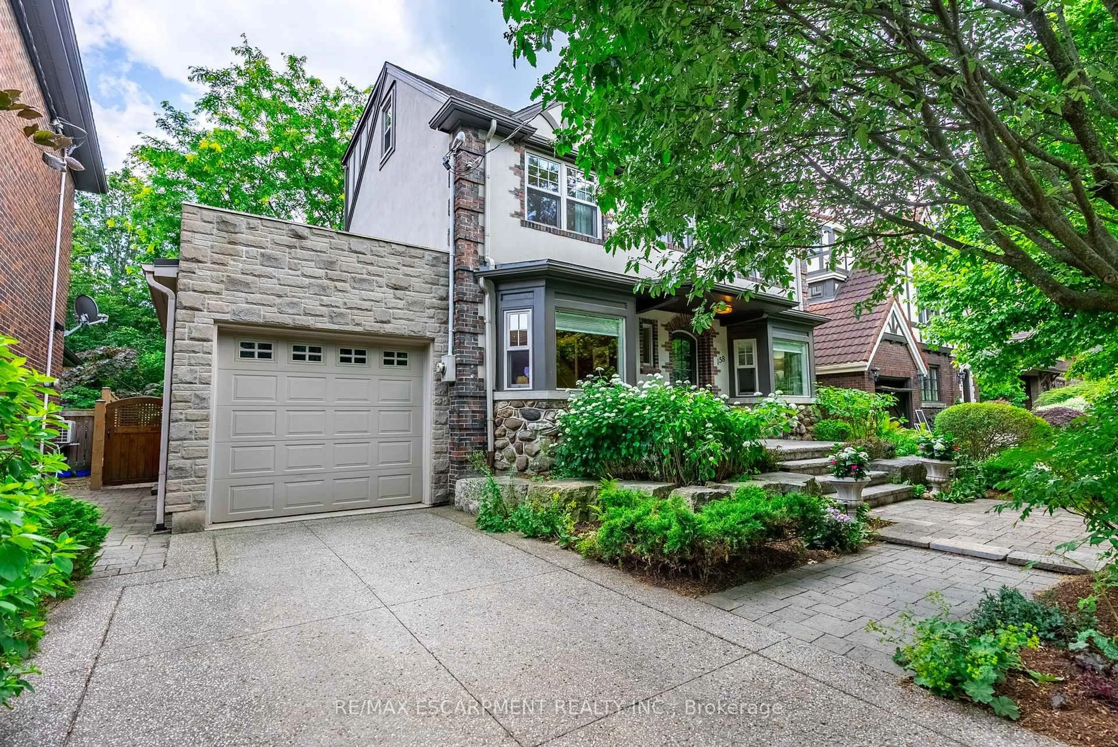 Home with brick exterior material, street for 158 Dalewood Cres, Hamilton Ontario L8S 4B7