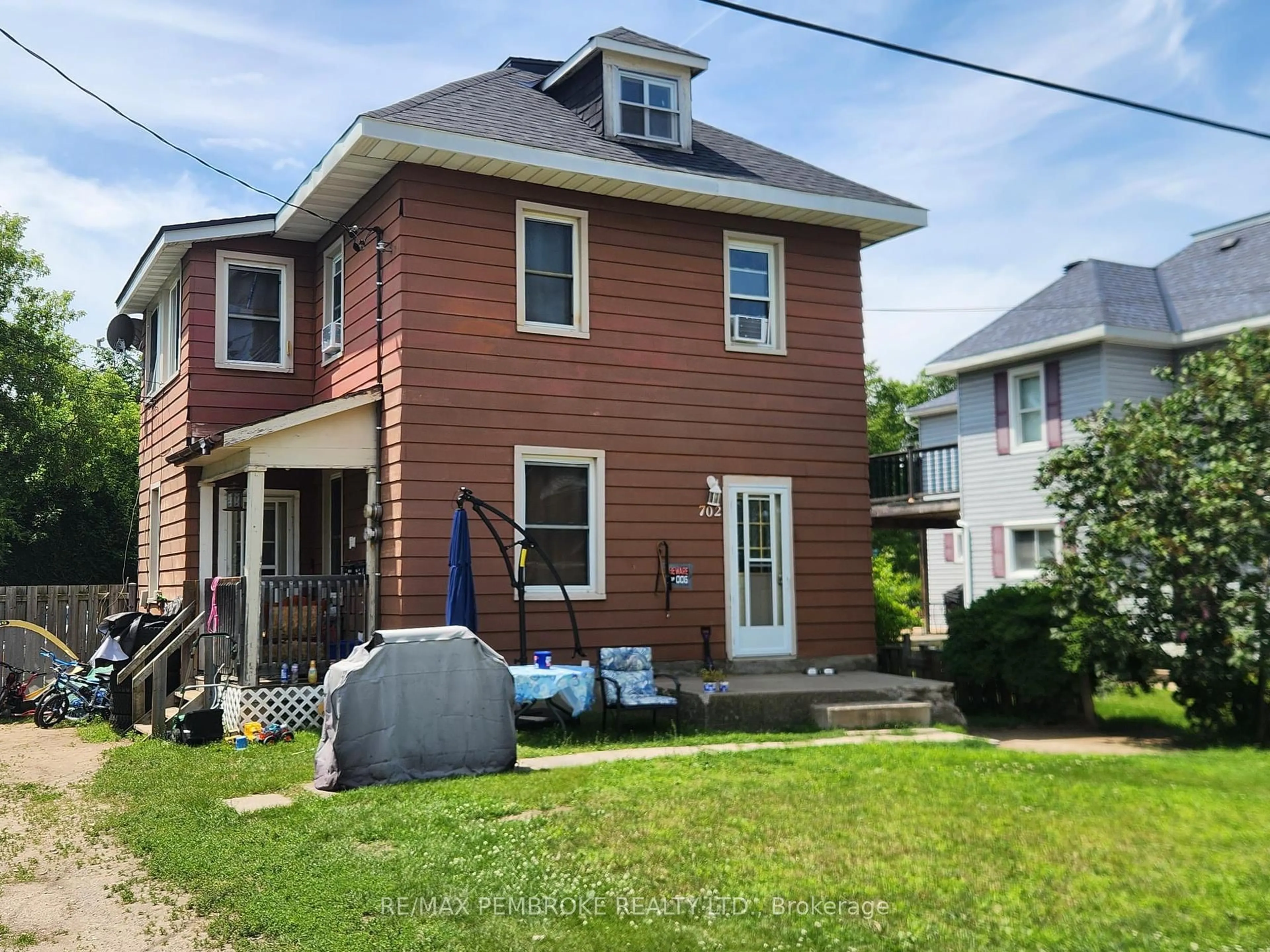 Unknown for 702 Fischer St, Pembroke Ontario K8A 6K3