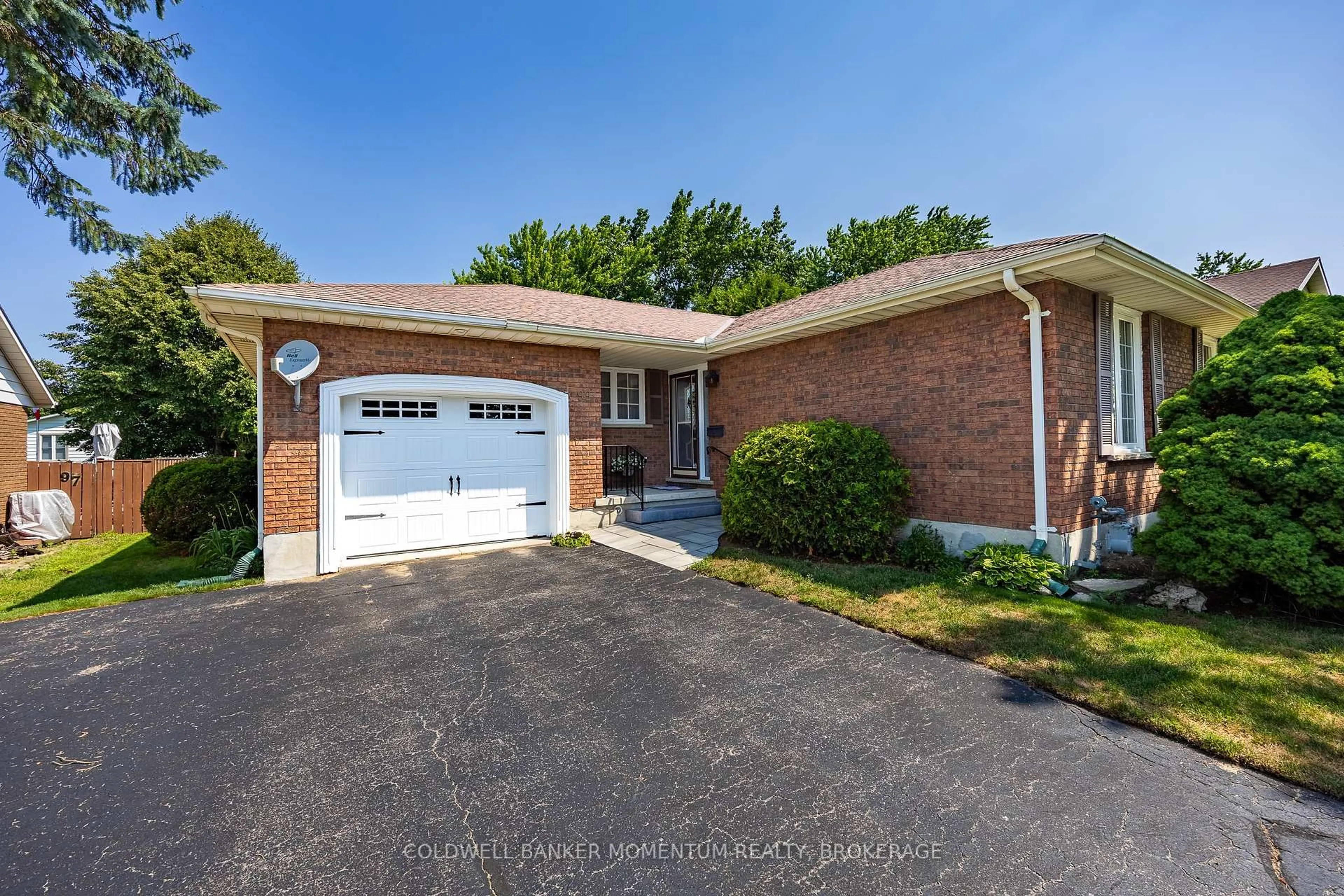 Home with brick exterior material, street for 99 Lynndale Rd, Norfolk Ontario N3Y 4W9