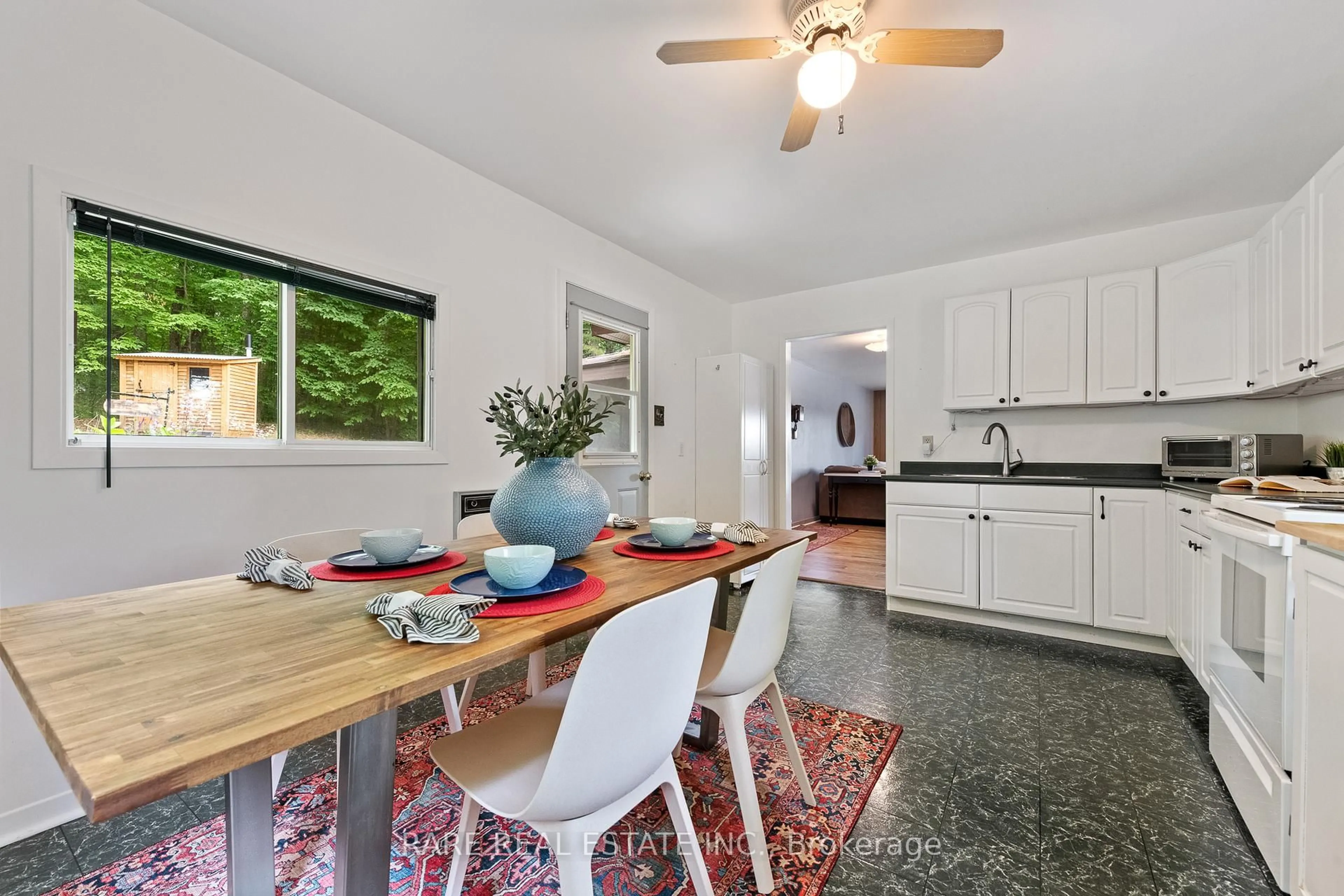 Open concept kitchen, ceramic/tile floor for 447 Hardwood Ridge Rd, Lanark Ontario K0G 1K0
