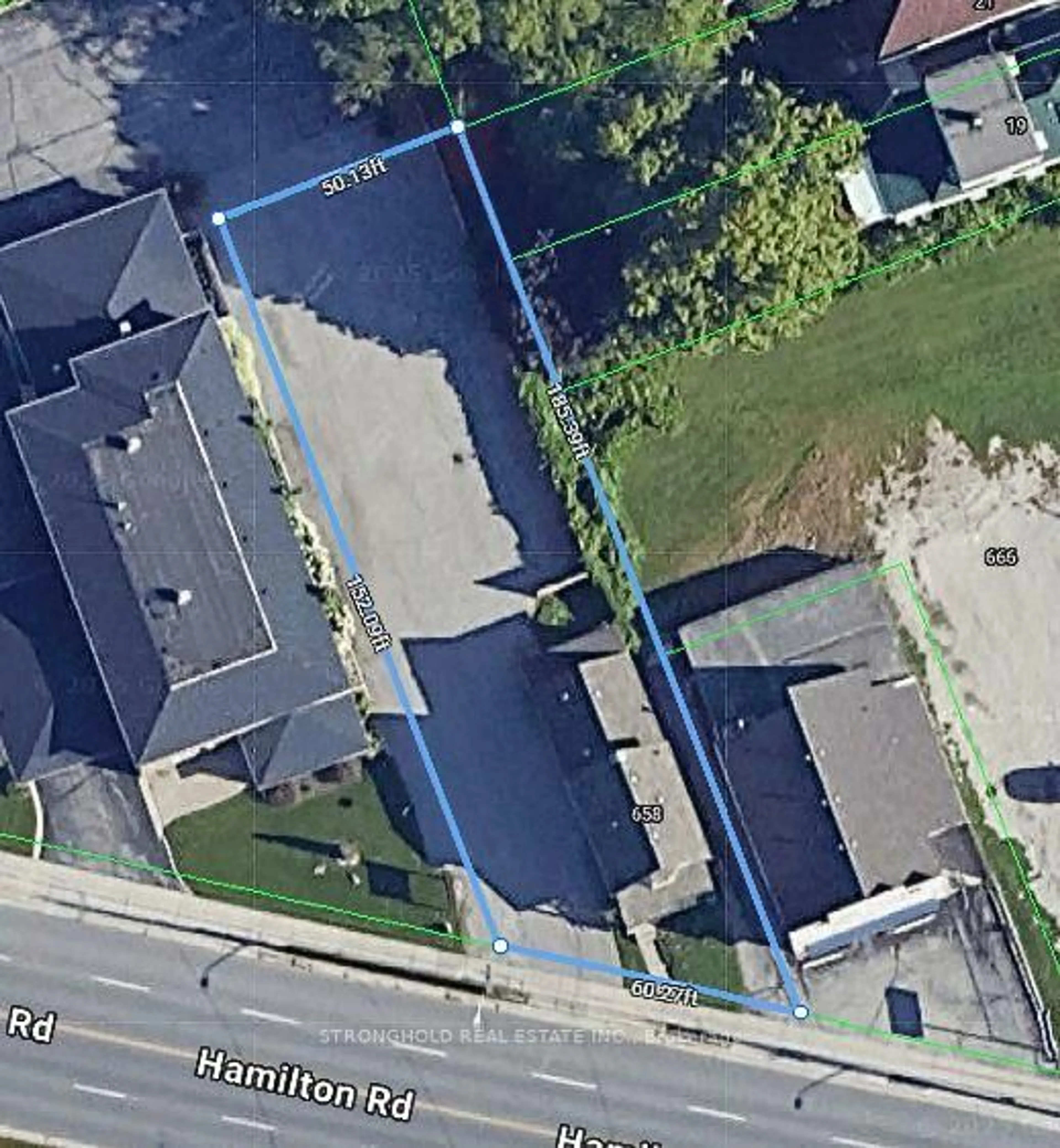 A pic from outside/outdoor area/front of a property/back of a property/a pic from drone, street for 658 Hamilton Rd, London East Ontario N5Z 1T3