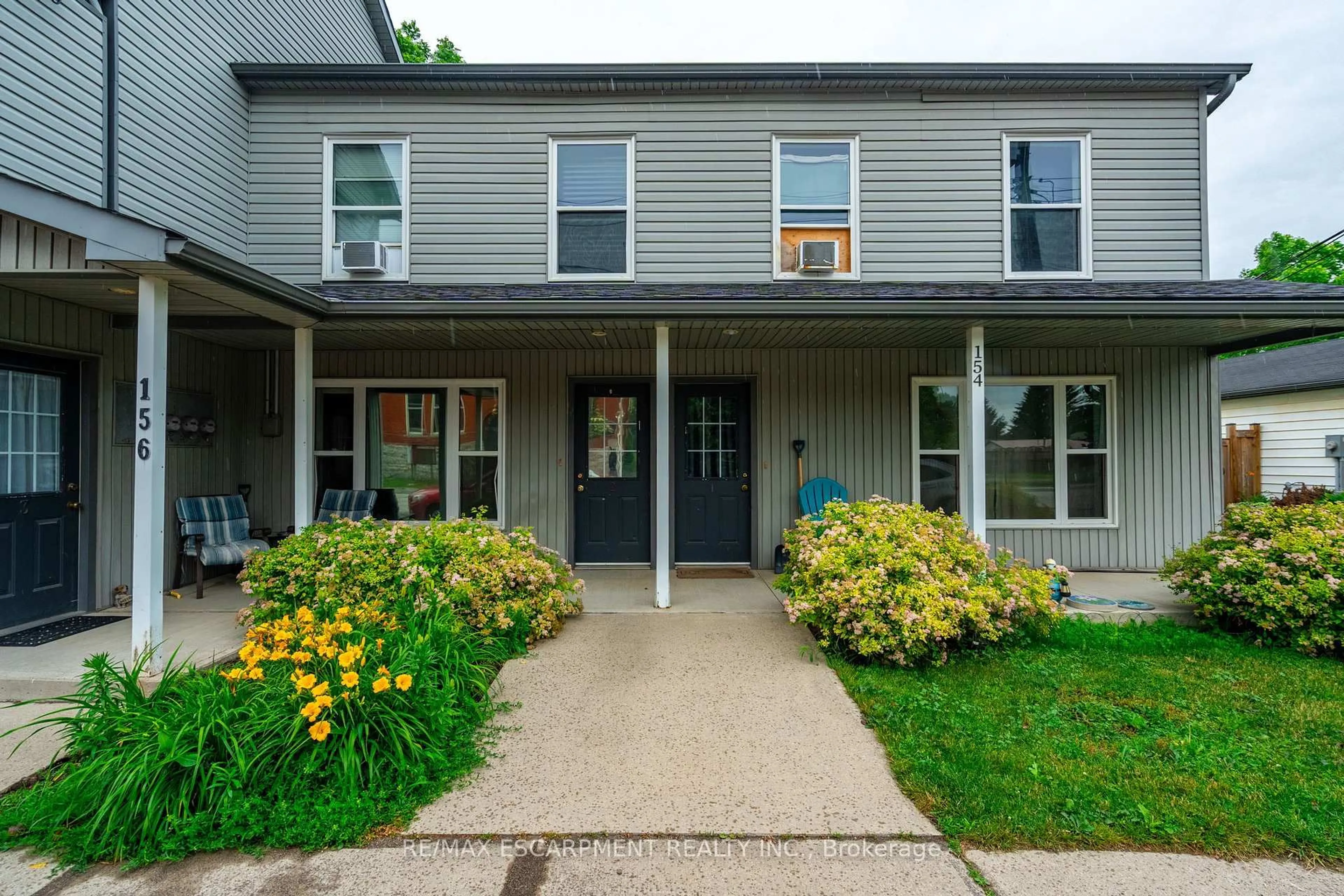 Patio, street for 156 Freelton Rd #154, Hamilton Ontario L8B 0Z5
