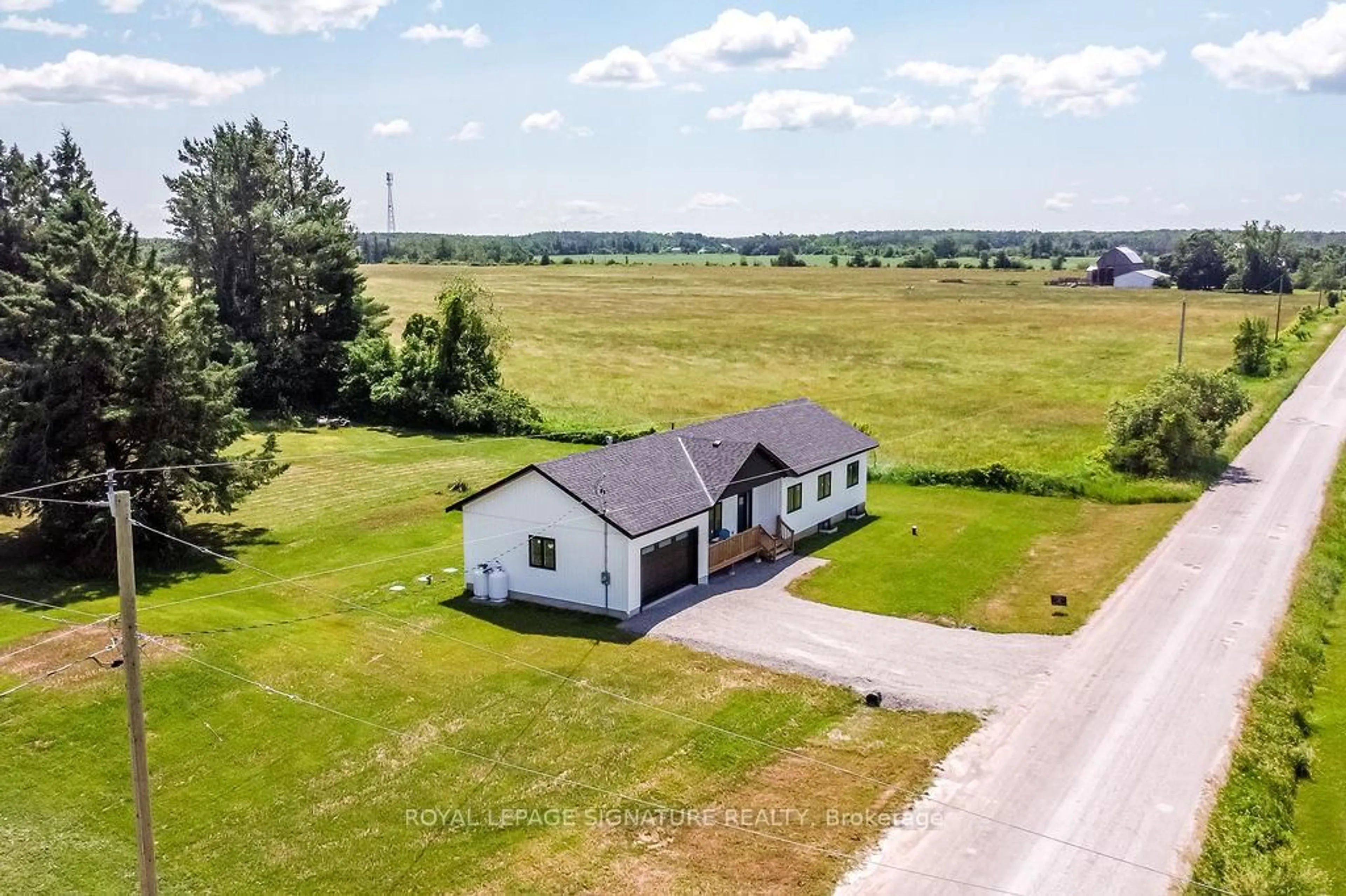 A pic from outside/outdoor area/front of a property/back of a property/a pic from drone, unknown for 122 Day Dr, Kawartha Lakes Ontario L3V 6H5