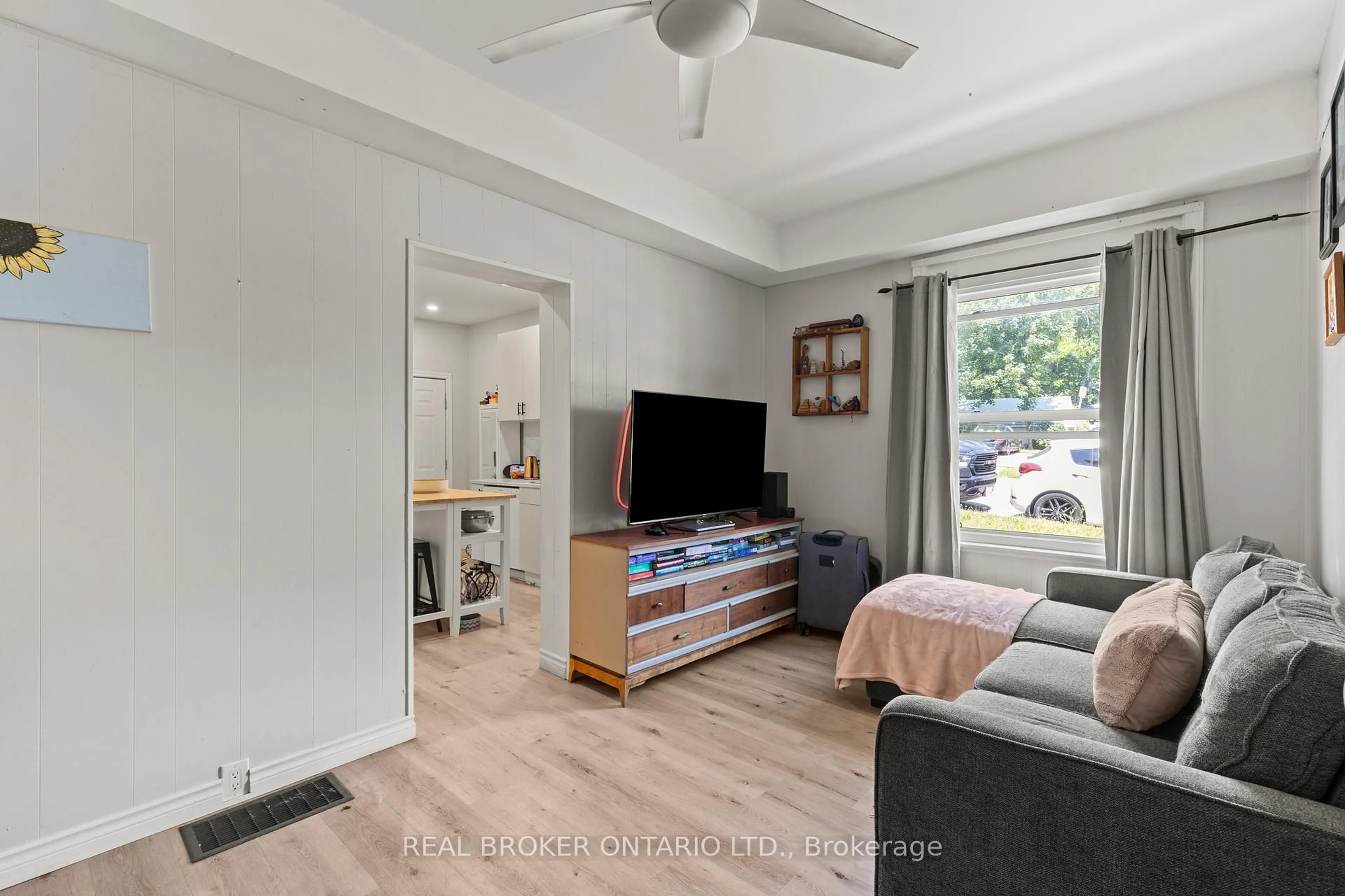 Living room with furniture, unknown for 106-108 Clarence St, Brantford Ontario N3T 2V1