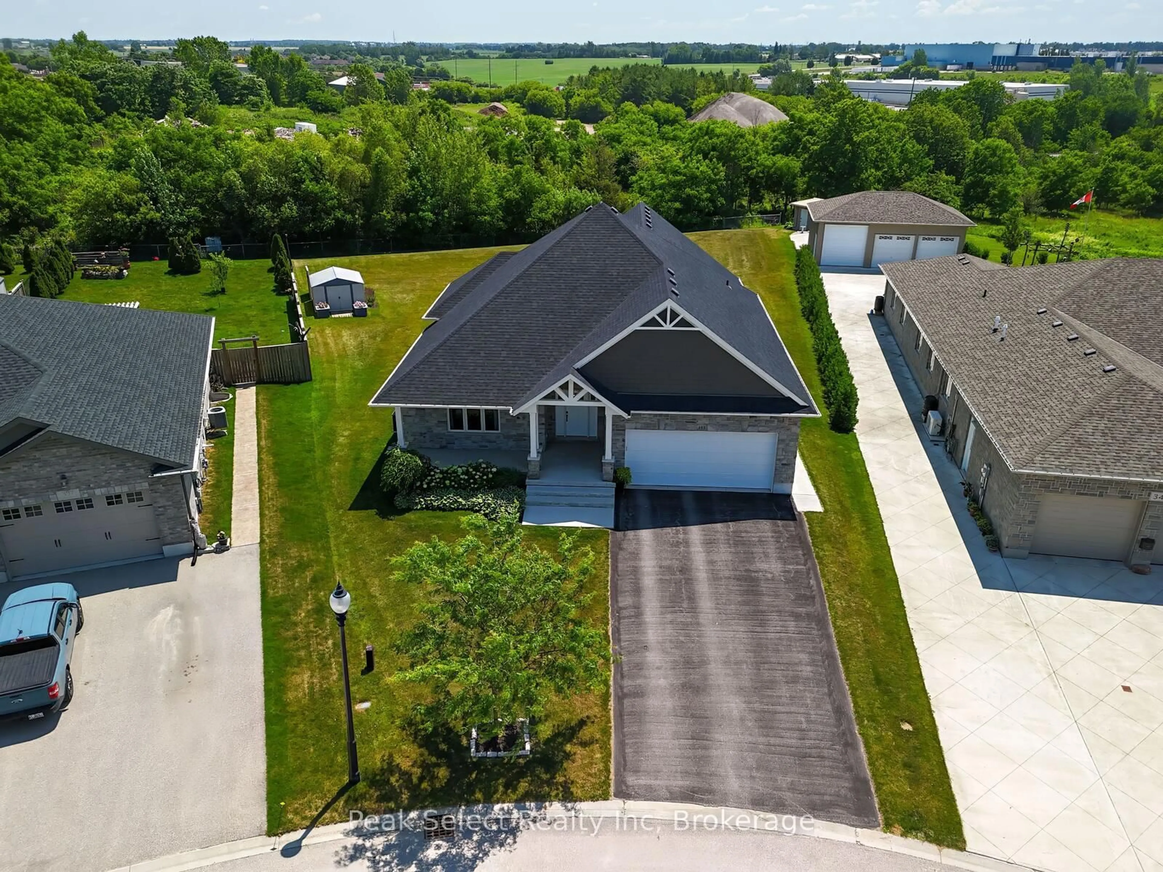A pic from outside/outdoor area/front of a property/back of a property/a pic from drone, street for 343 TRACY St, St. Marys Ontario N4X 0B4