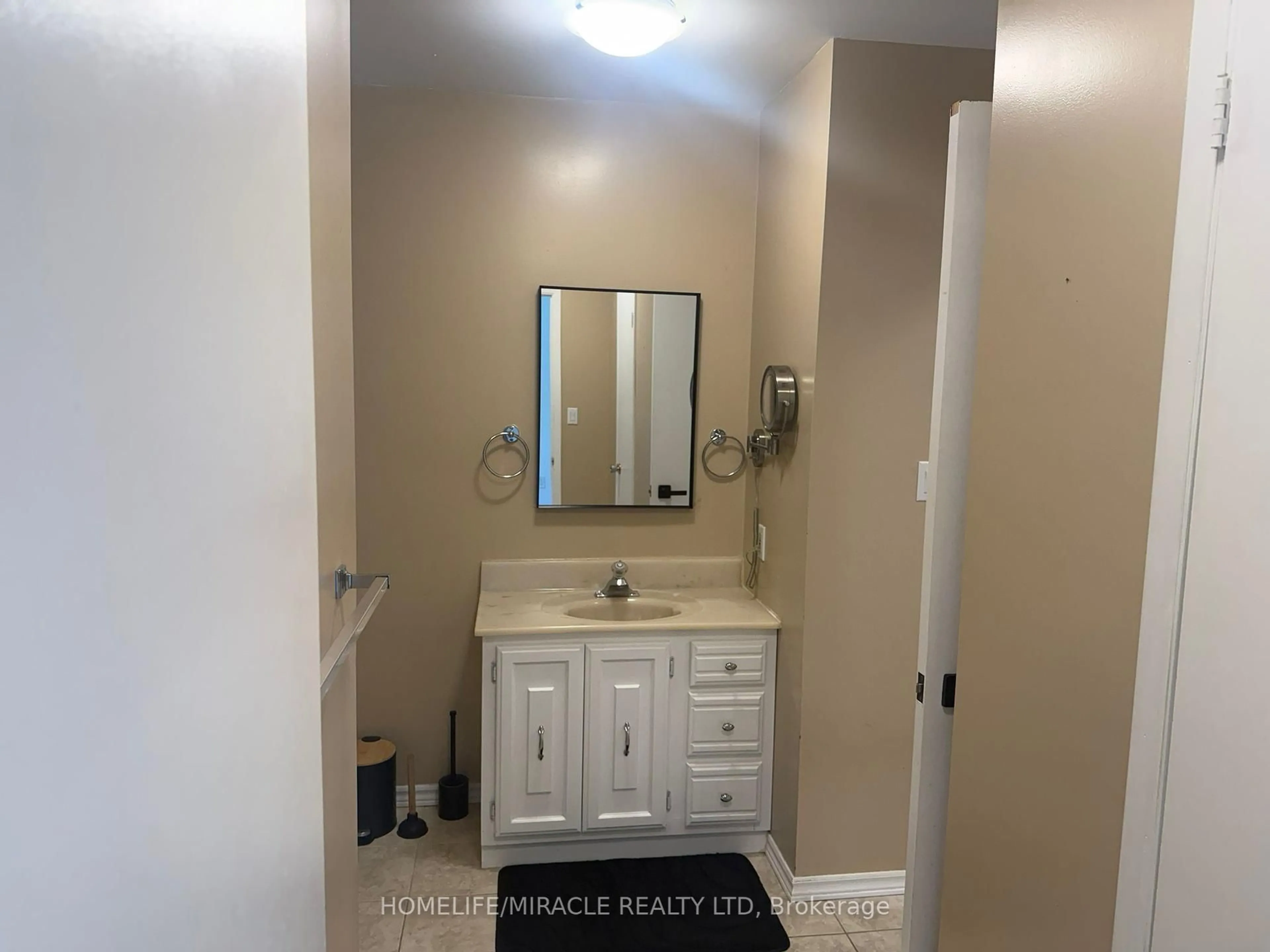 A pic of a room for 255 Revell St, Gravenhurst Ontario P1P 0E4
