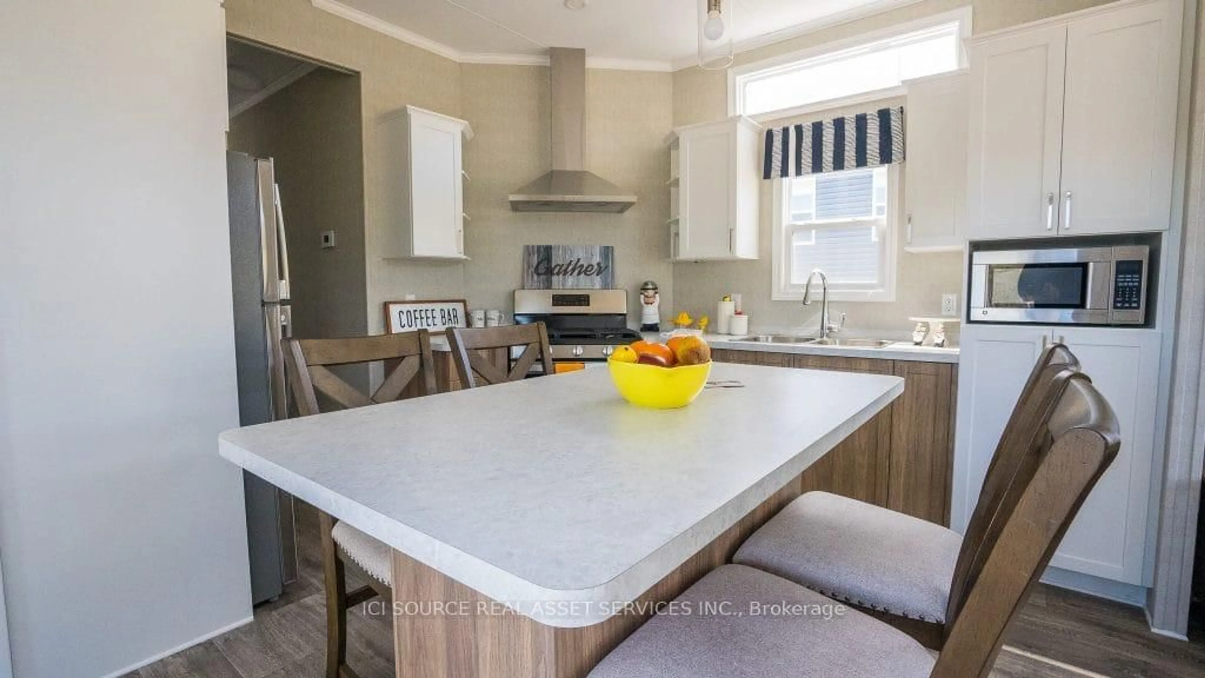 Open concept kitchen, unknown for 1047 Bonnie Lake Camp Rd #WINDSOR, Bracebridge Ontario P1L 1W9