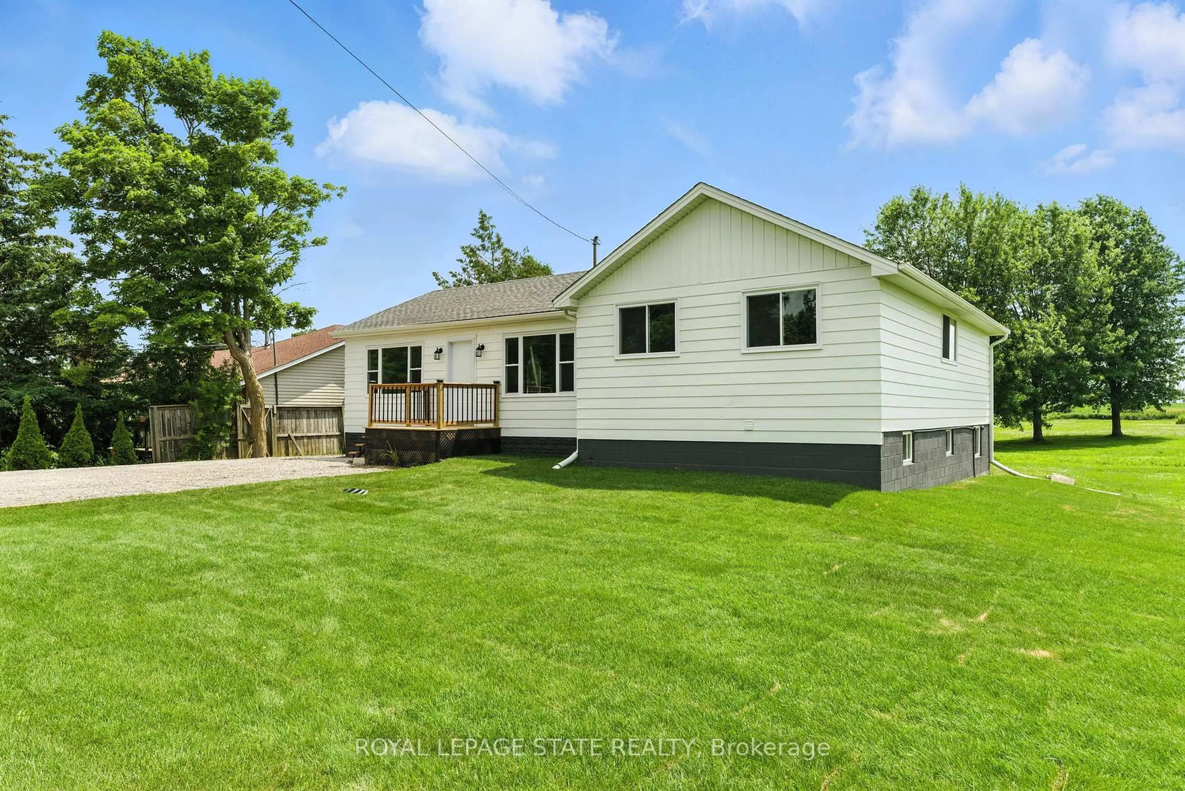 A pic from outside/outdoor area/front of a property/back of a property/a pic from drone, street for 7185 Airport Rd, Hamilton Ontario L0R 1W0