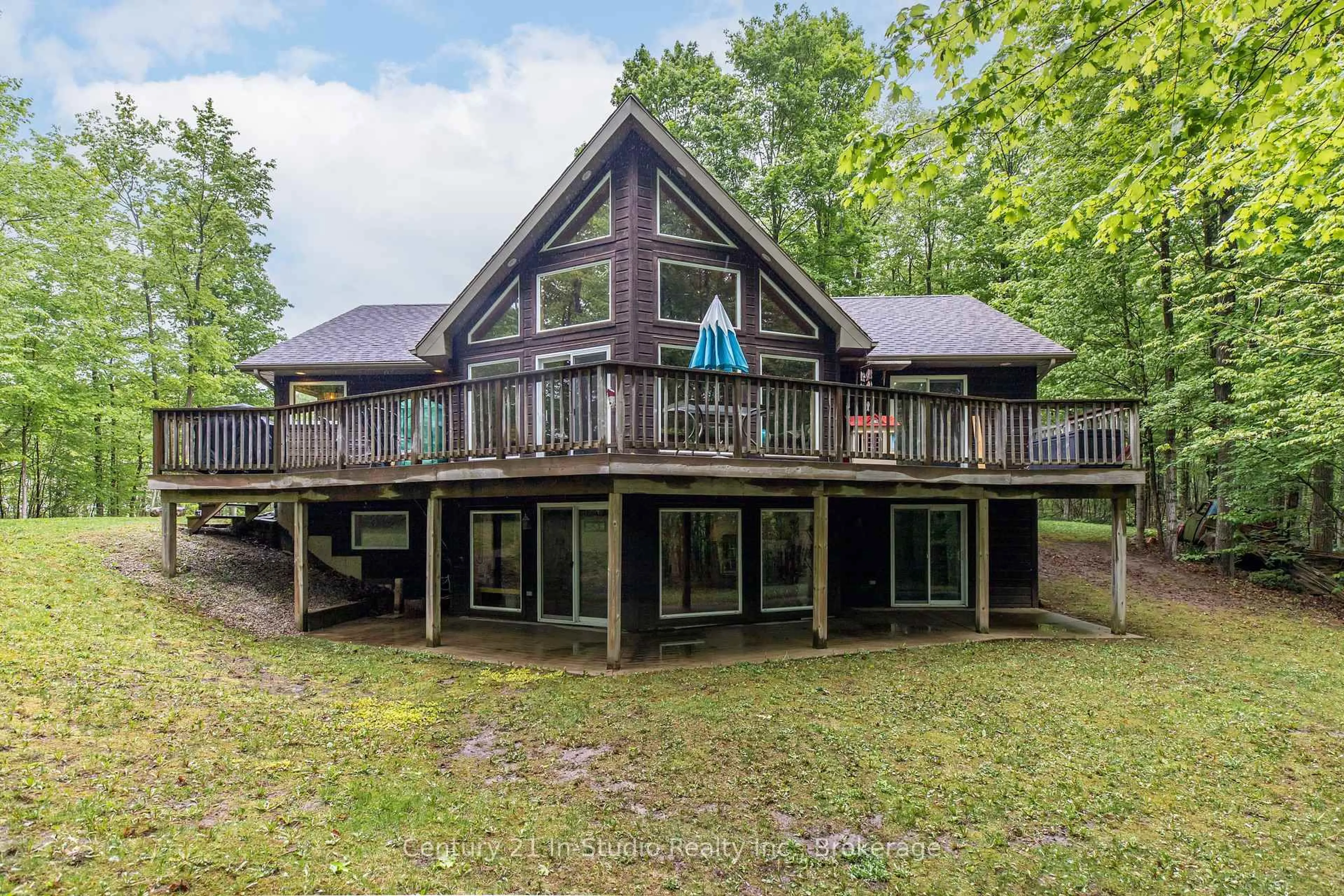 Home with vinyl exterior material, water/lake/river/ocean view for 019249 6 Highway, Georgian Bluffs Ontario N0H 2T0