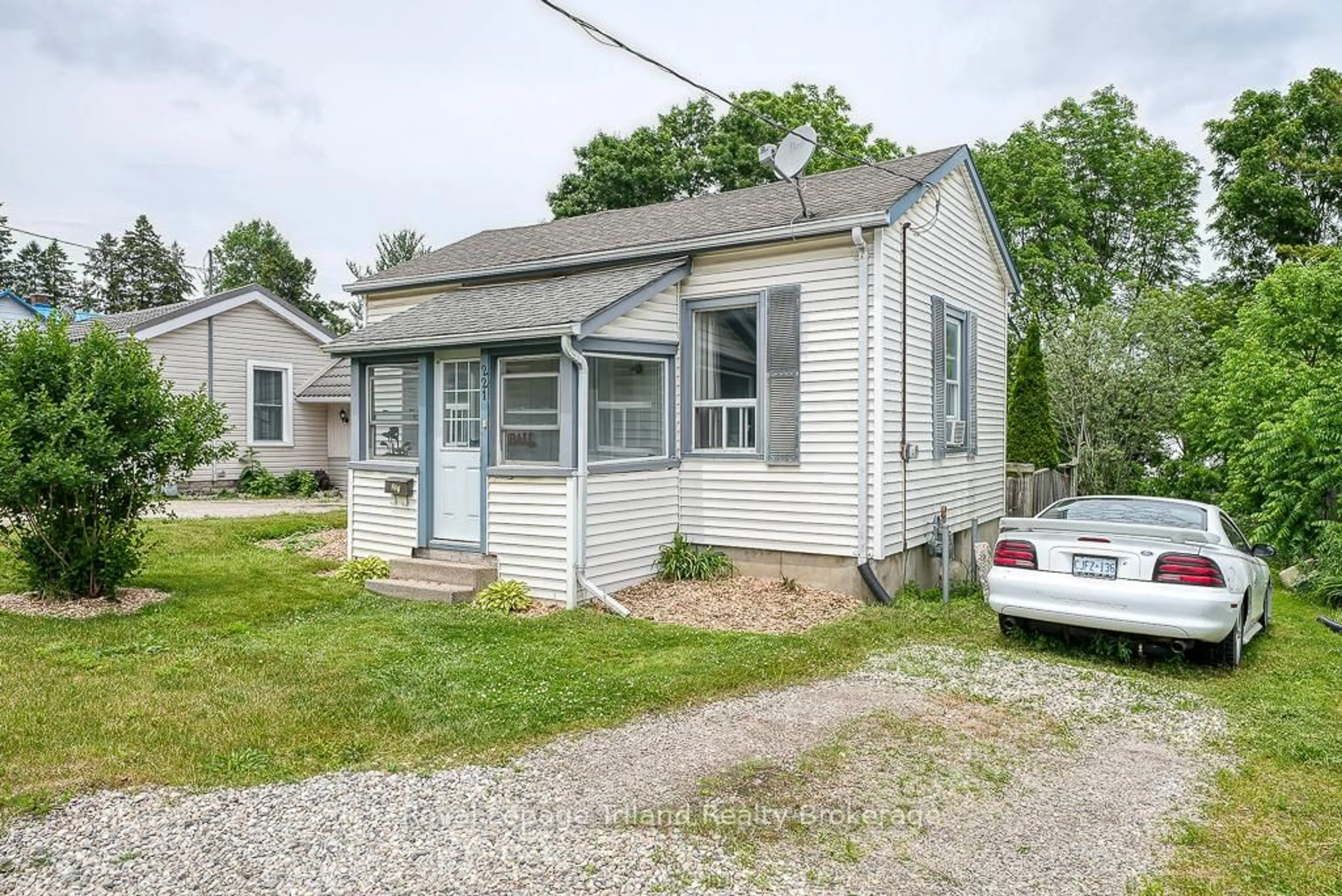 Unknown for 221 Park Row, Woodstock Ontario N4S 1V9