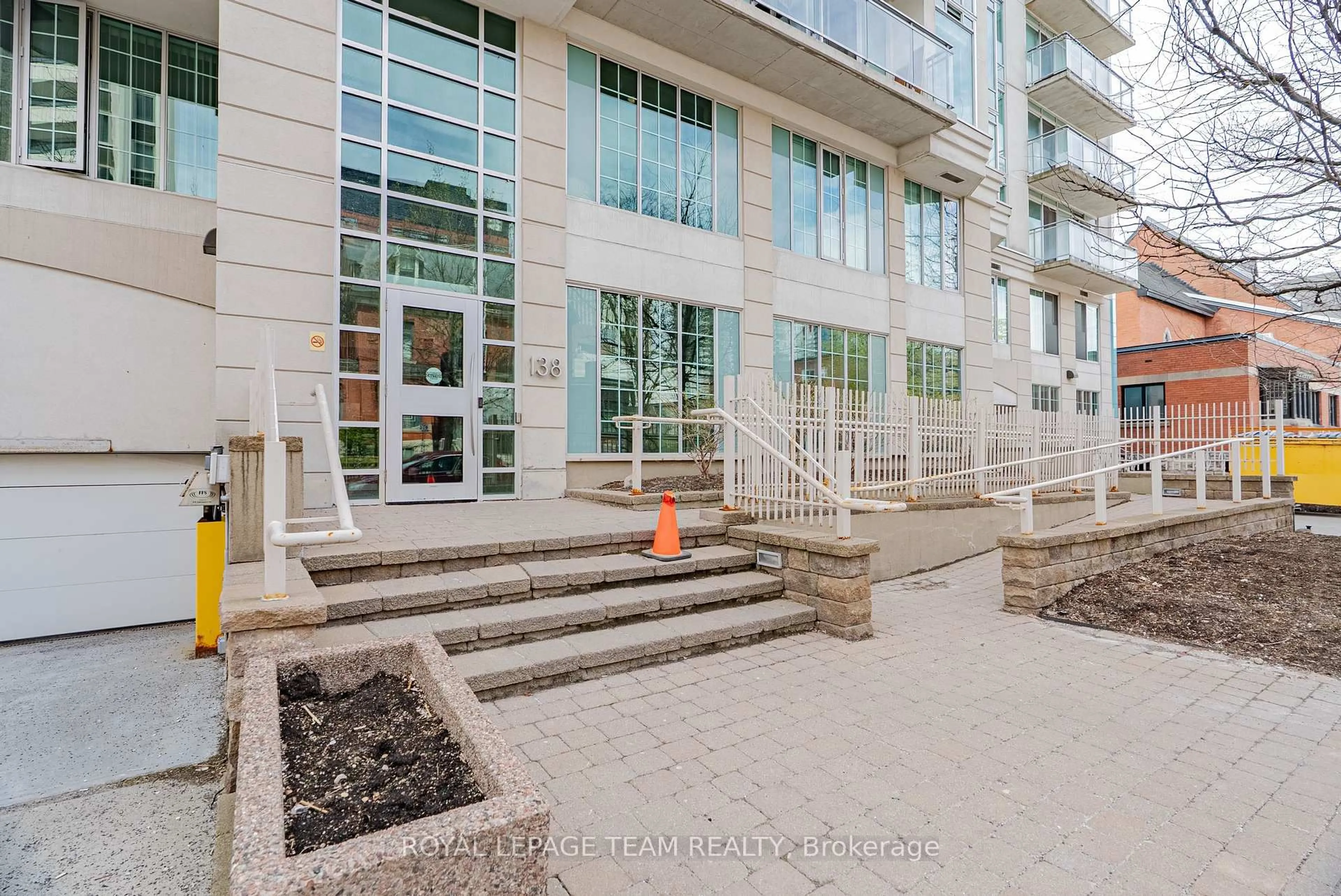 Unknown for 138 SOMERSET St #804, Ottawa Ontario K2P 0A3