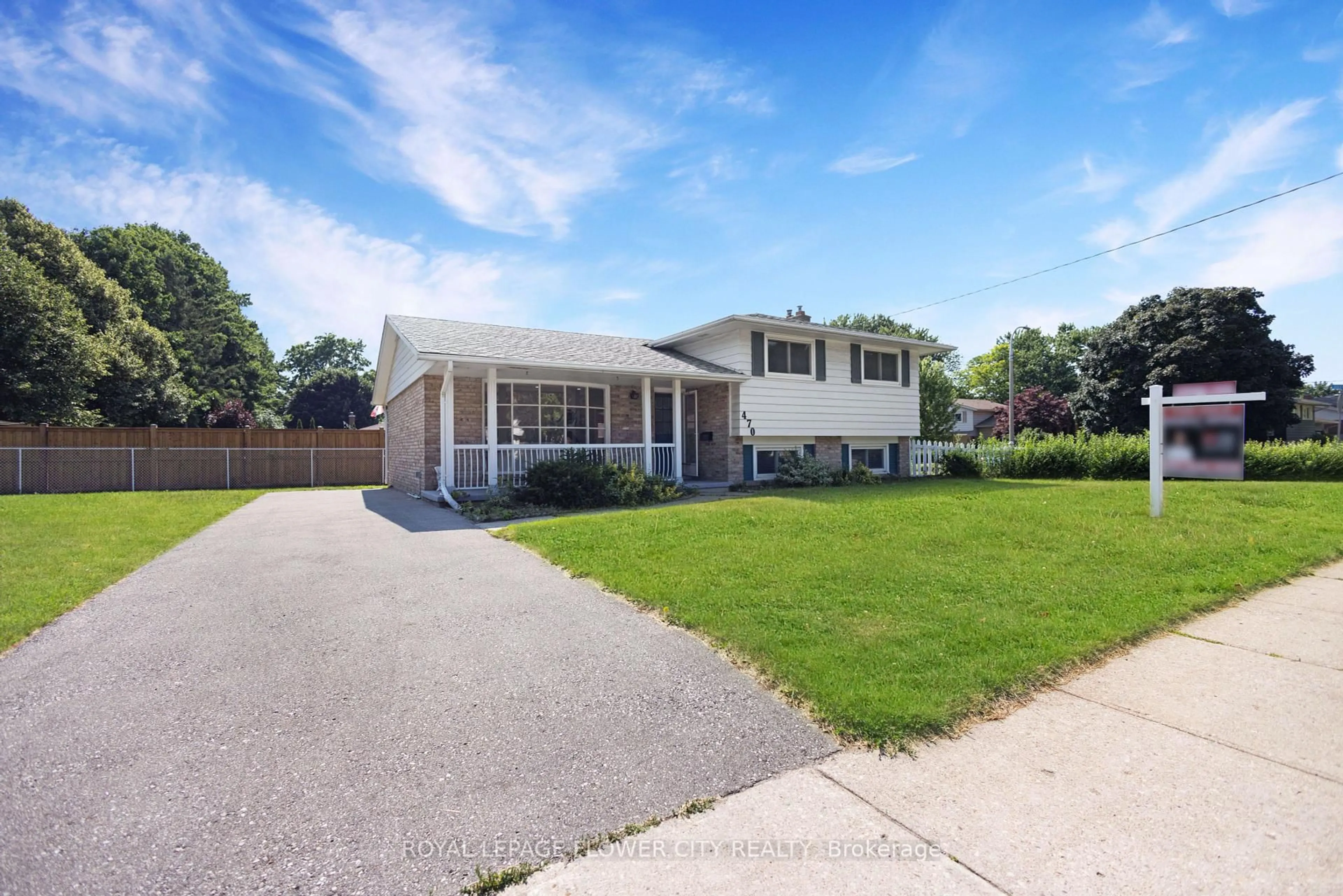 Home with vinyl exterior material, street for 470 Franklin St, Kitchener Ontario N2A 1Z3