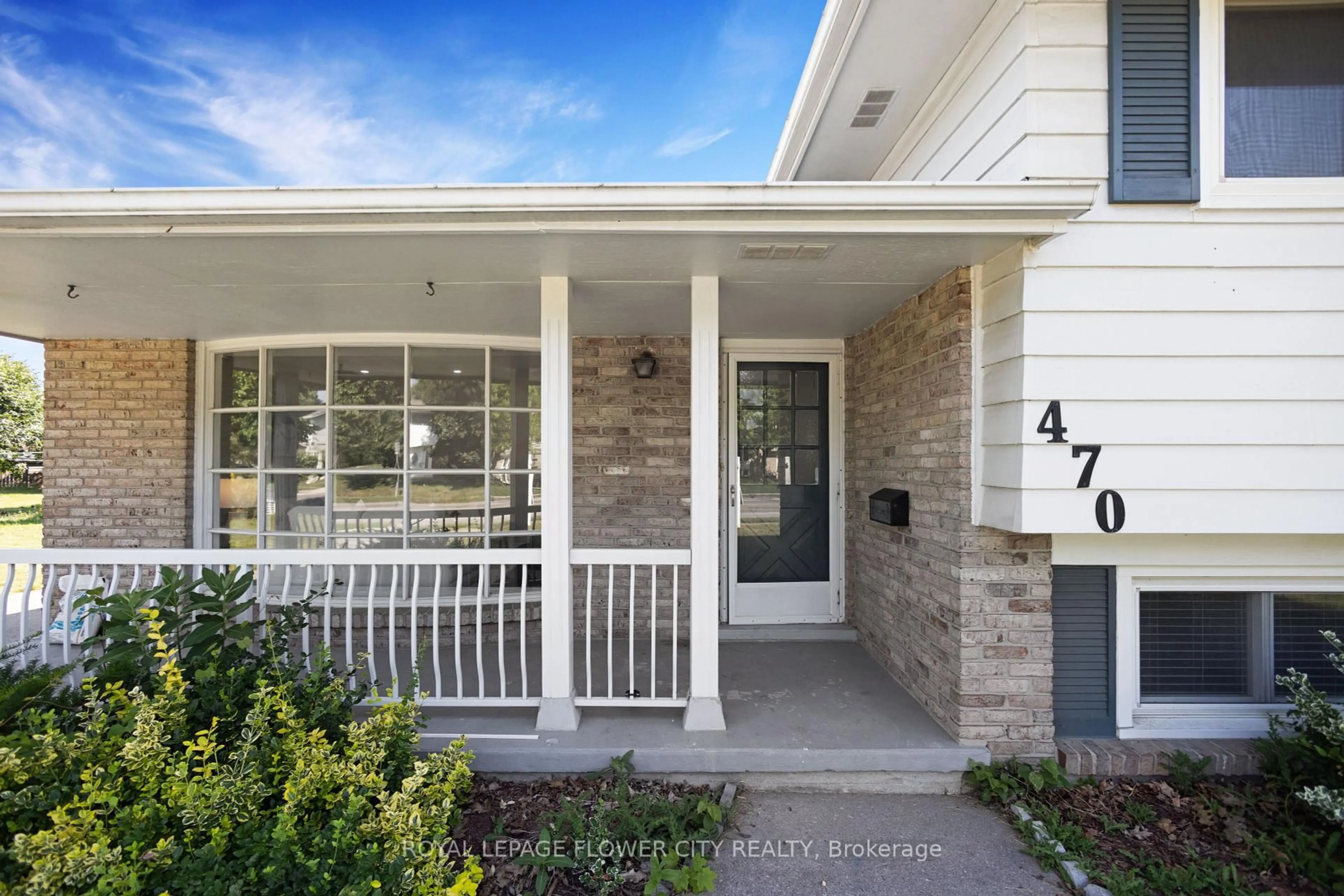 Home with vinyl exterior material, street for 470 Franklin St, Kitchener Ontario N2A 1Z3