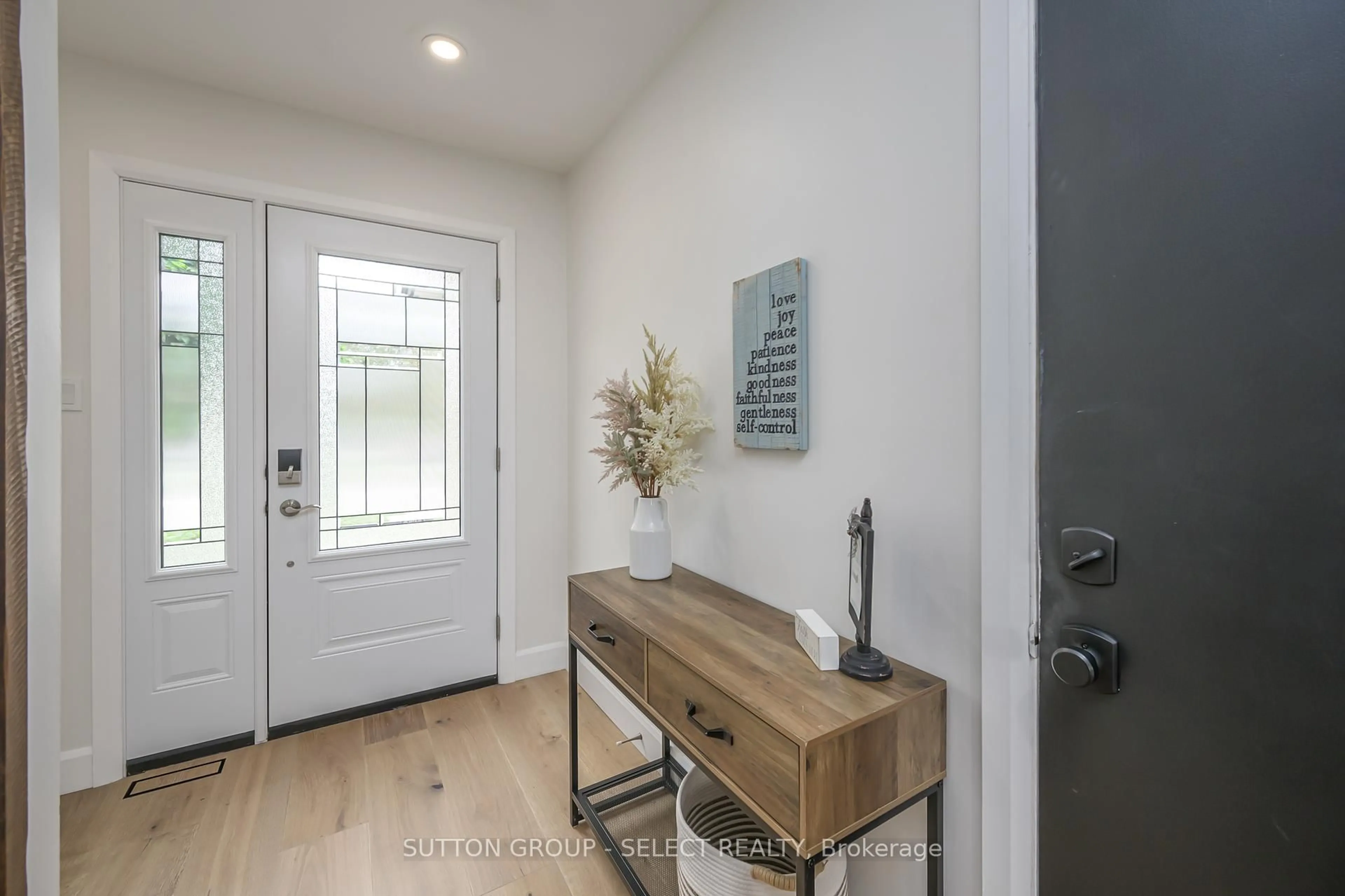Indoor entryway for 83 Erica Cres, London South Ontario N6E 3P5