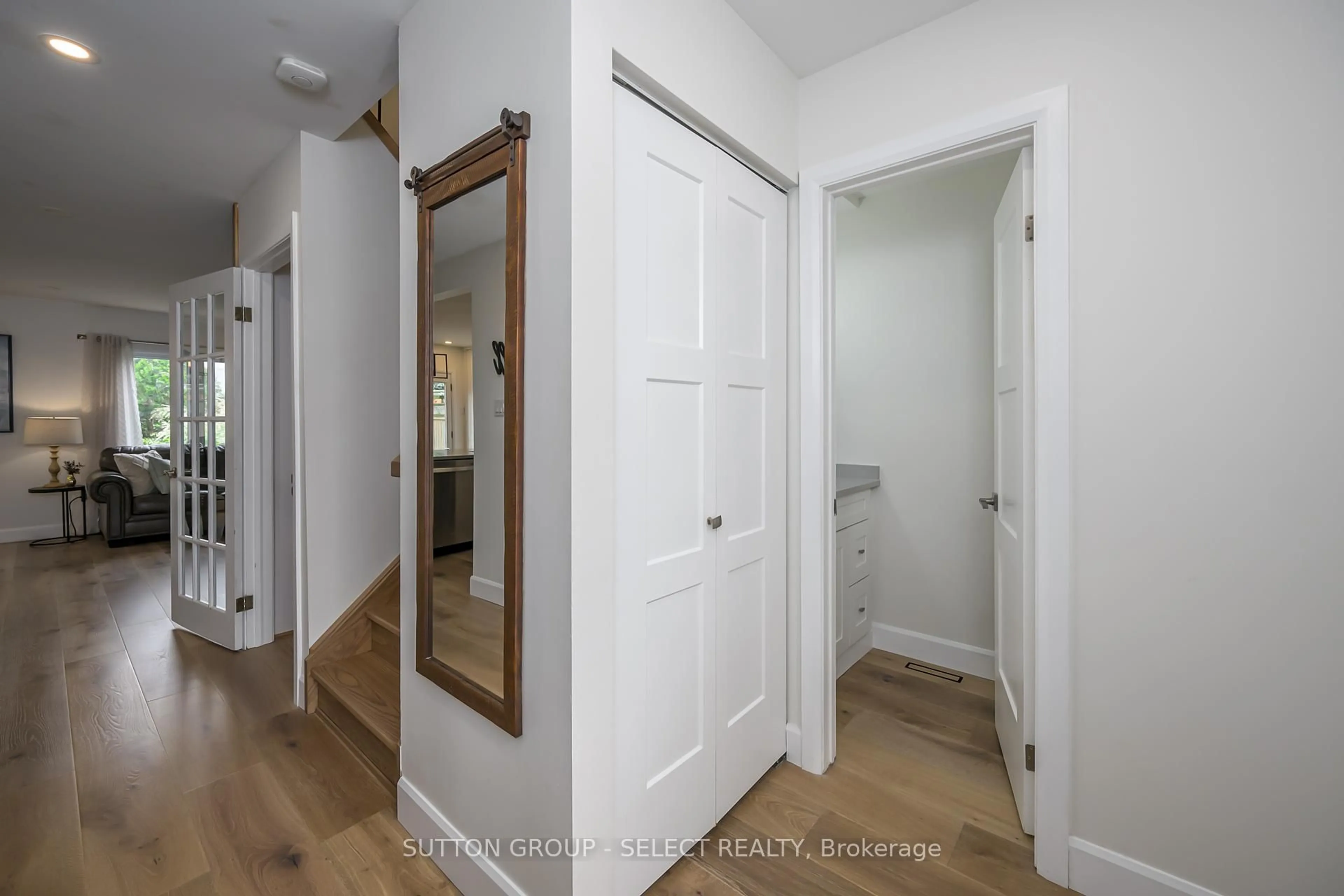 Indoor entryway for 83 Erica Cres, London South Ontario N6E 3P5