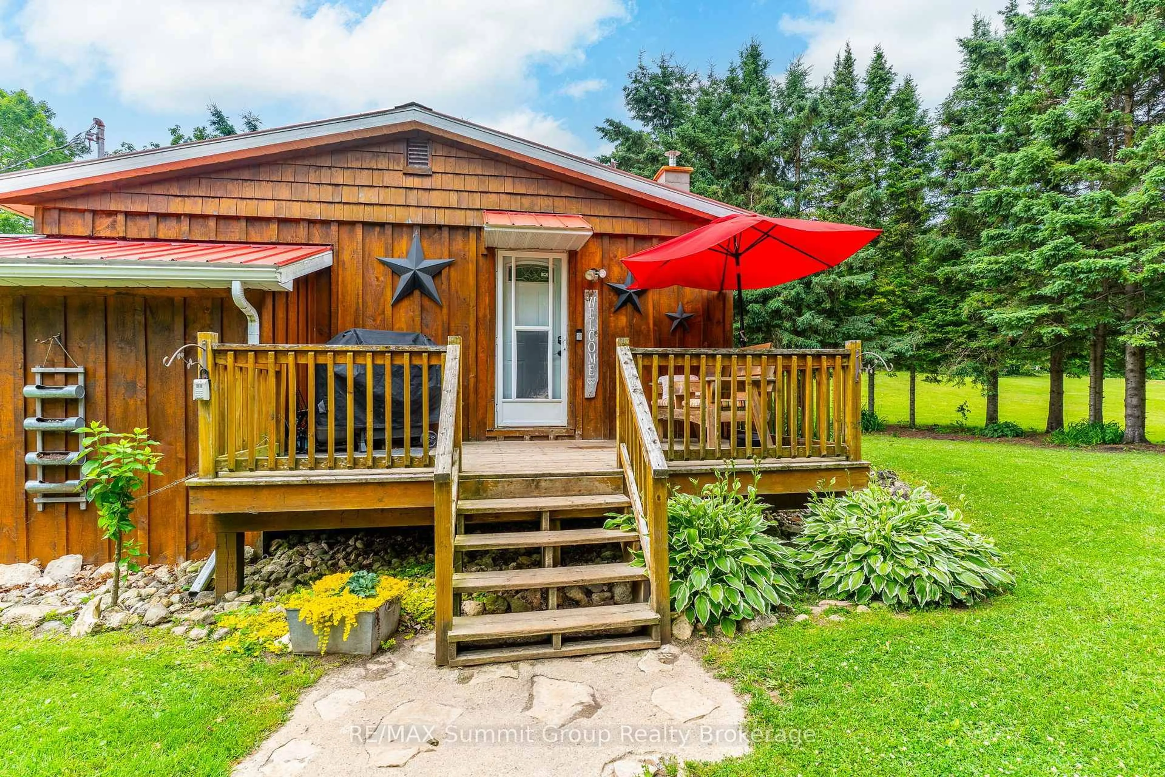 Patio, street for 554014 Road 55, Grey Highlands Ontario N0C 1M0