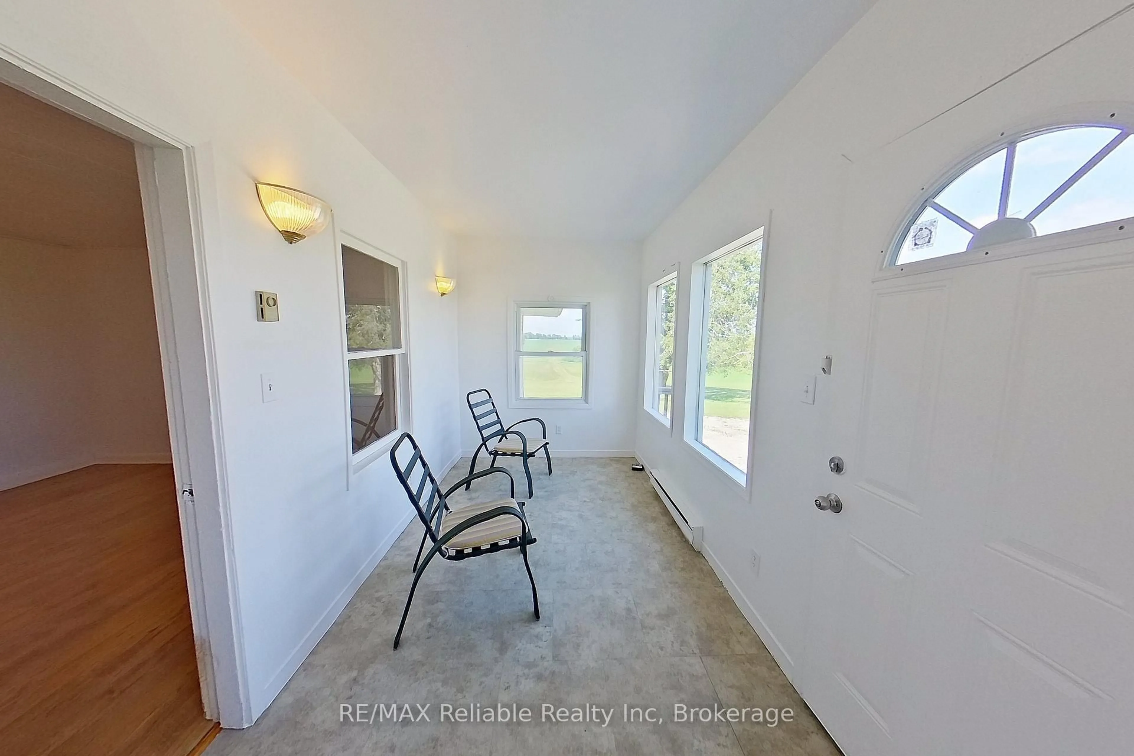 Indoor entryway for 39376 Reid Rd, North Huron Ontario N0G 2W0