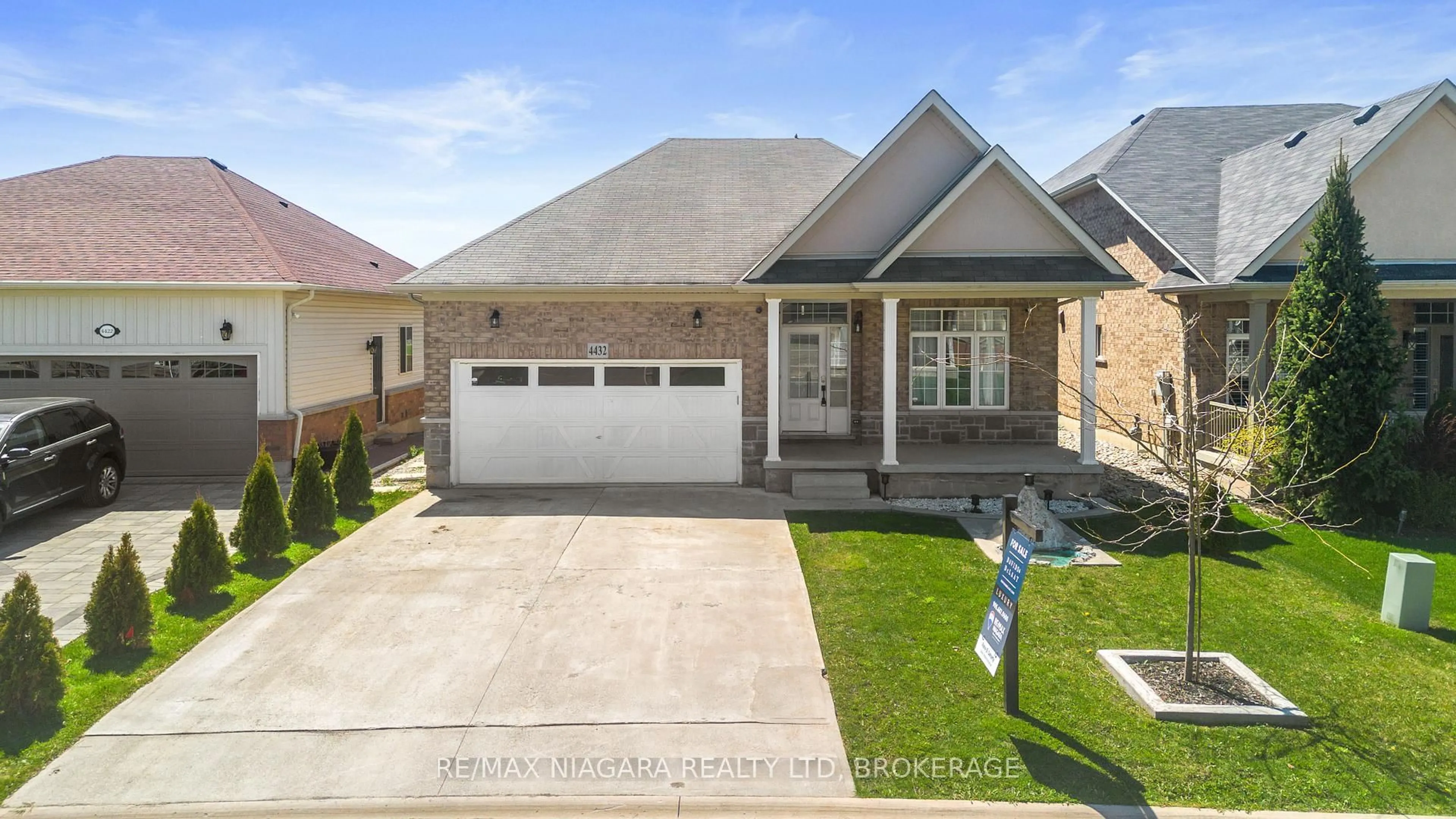 Home with brick exterior material, street for 4432 Cinnamon Grve, Niagara Falls Ontario L2G 0A4