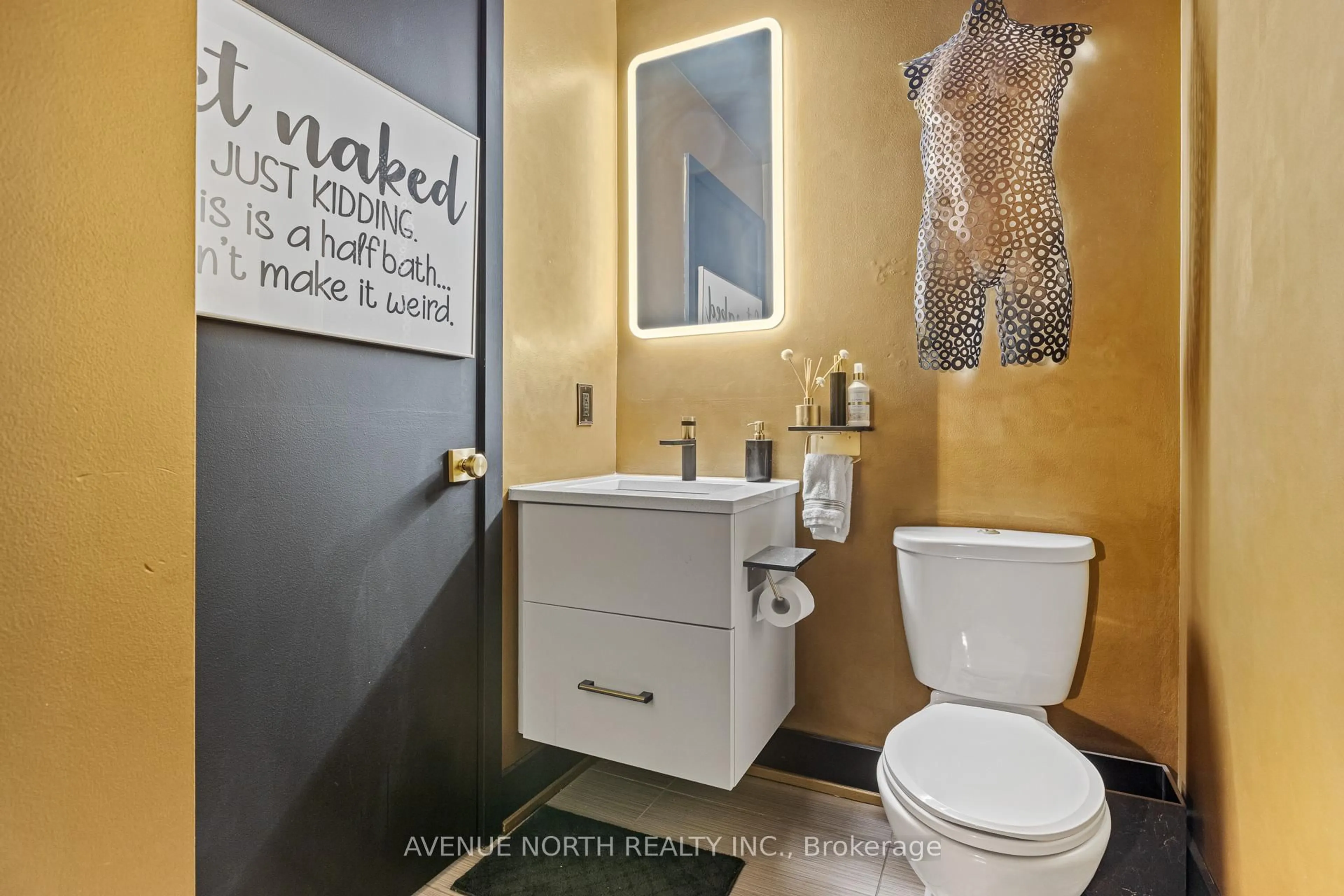 Contemporary bathroom, ceramic/tile floor for 108 Richmond Rd #407, Ottawa Ontario K1Z 0B2