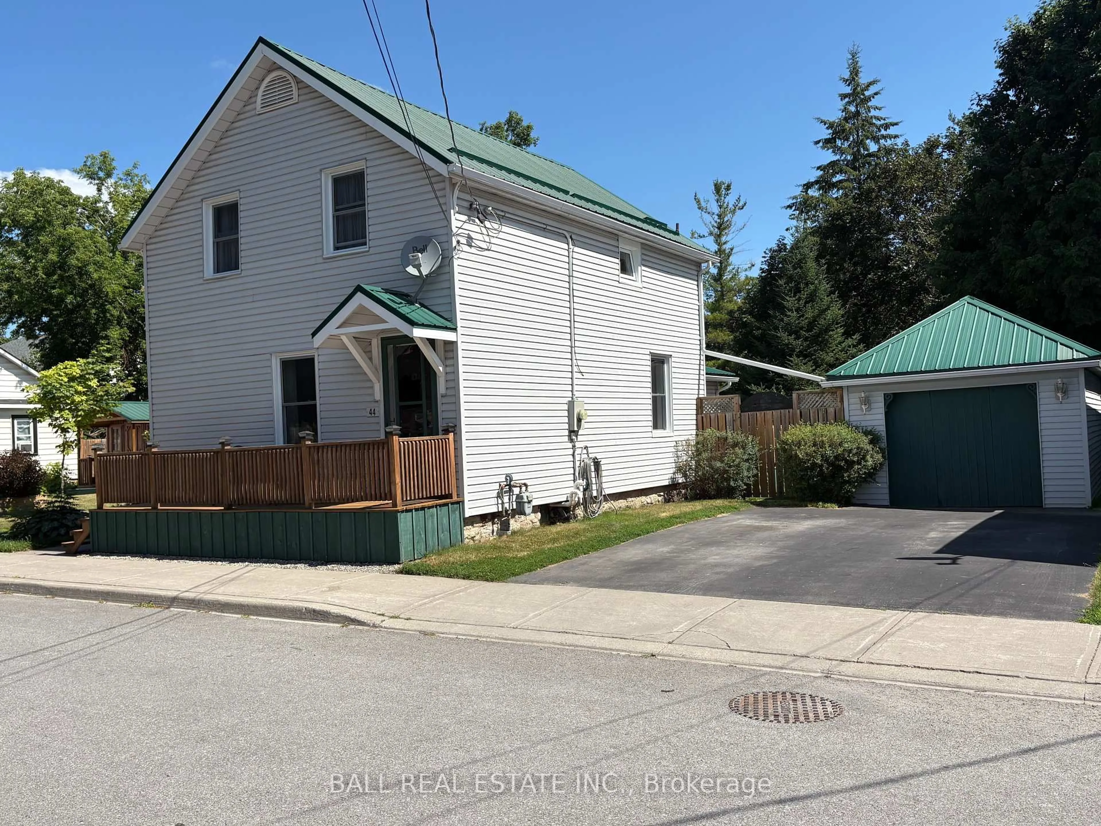 A pic from outside/outdoor area/front of a property/back of a property/a pic from drone, street for 44 Pine St, Asphodel-Norwood Ontario K0L 2V0
