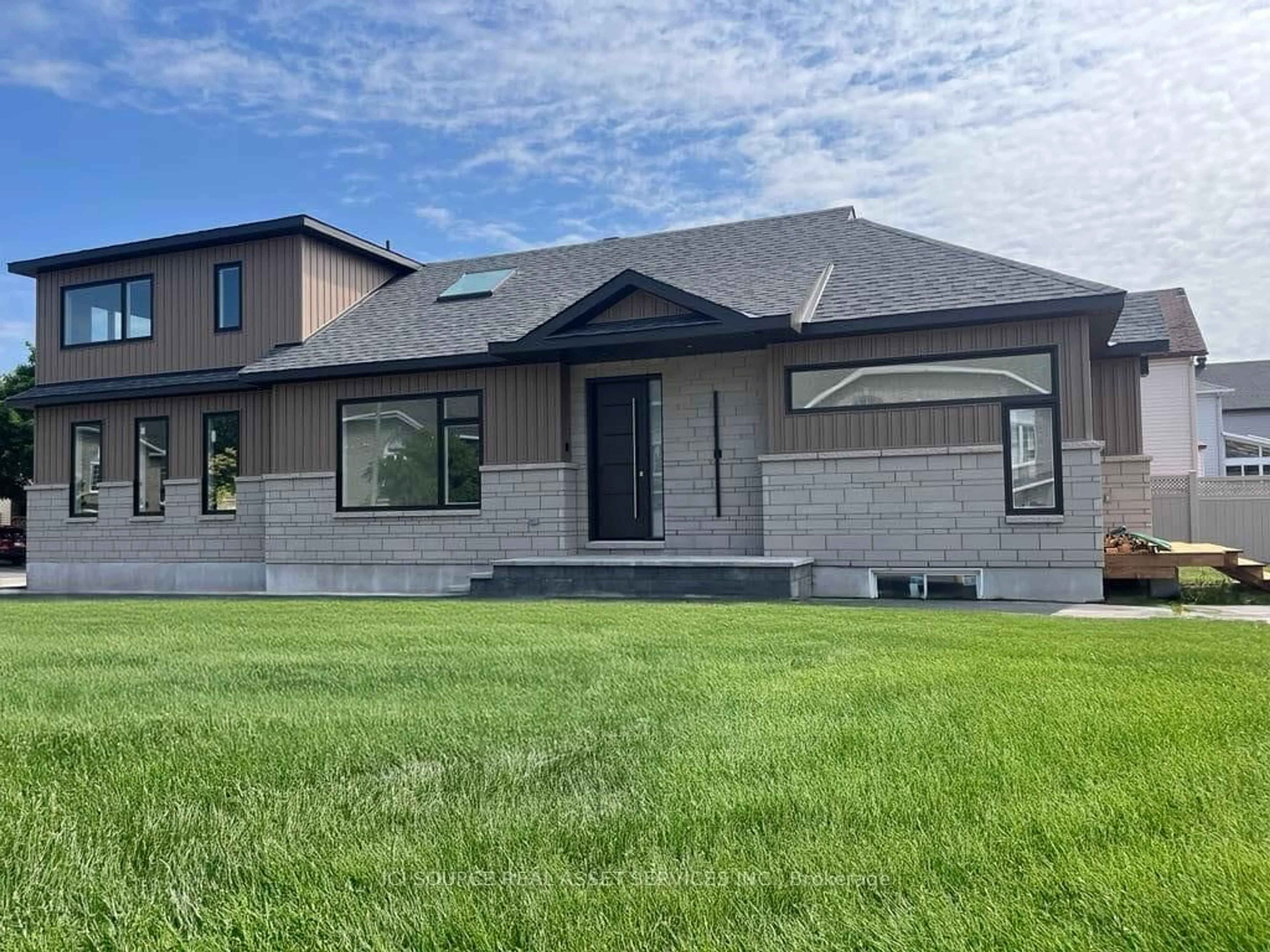 Home with brick exterior material, unknown for 6584 Windsong Ave, Orleans Ontario K1C 6M9