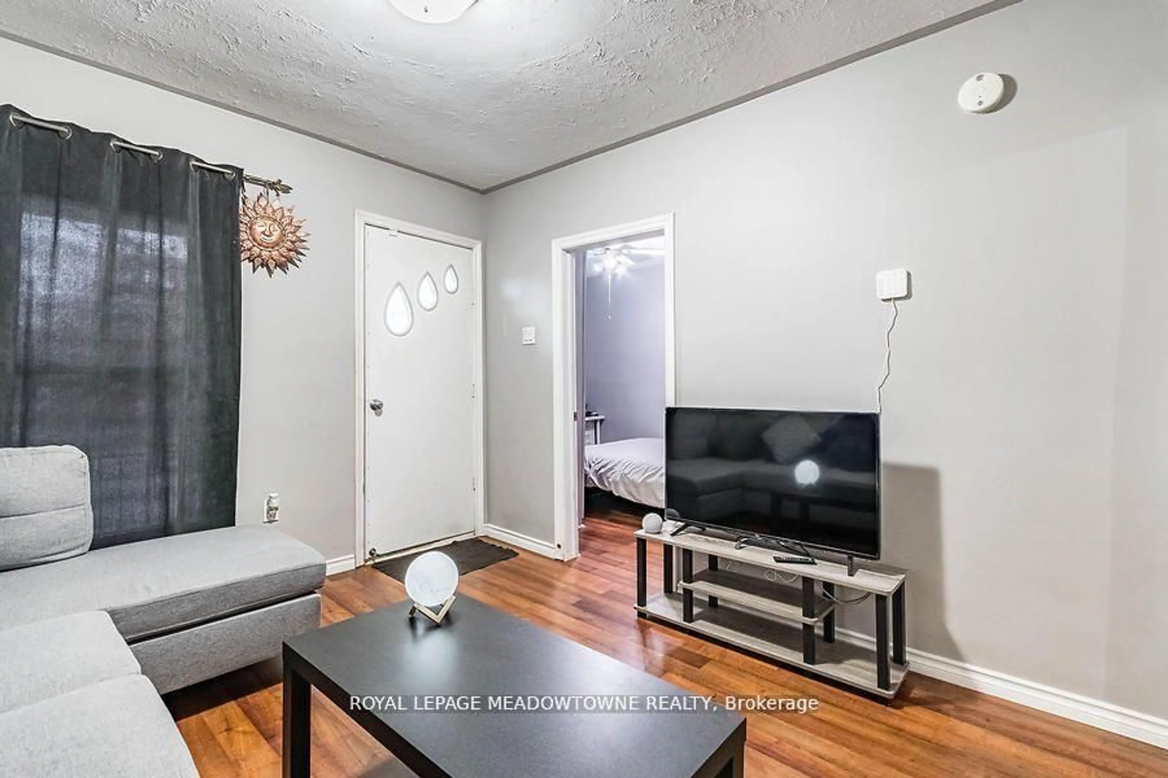Unknown for 77 Province St, Hamilton Ontario L8H 4H5