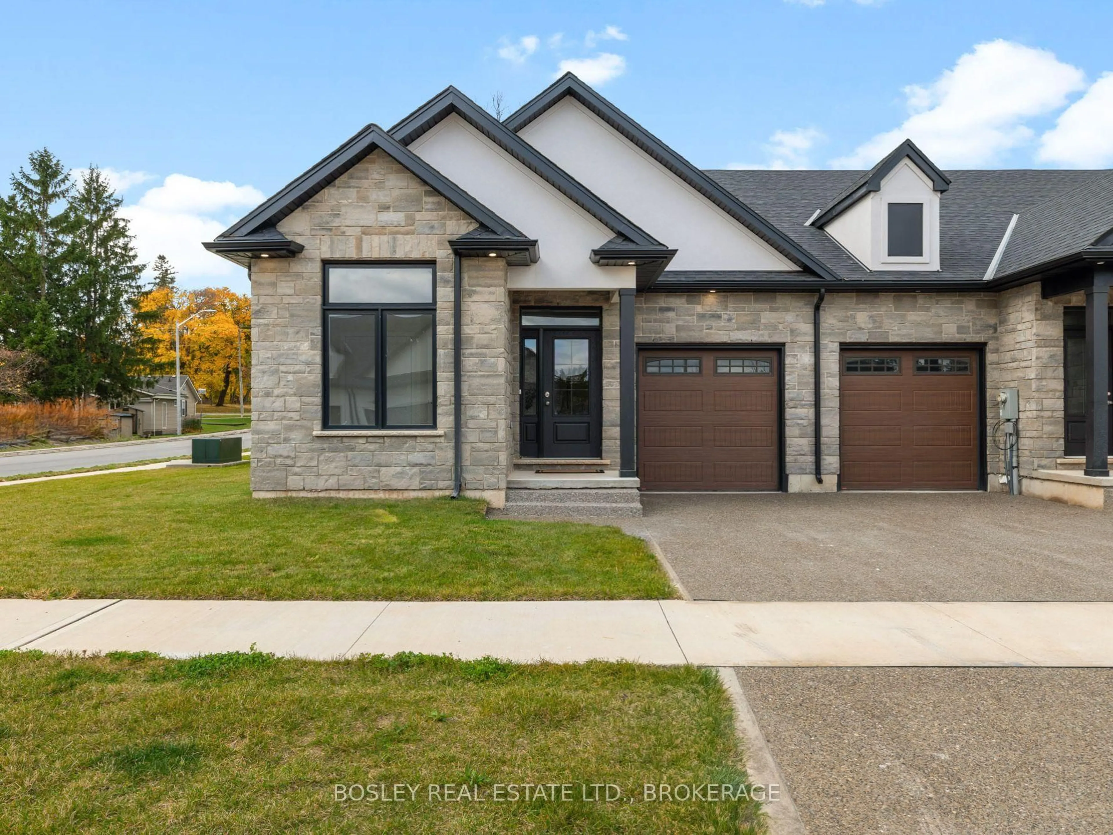 Home with brick exterior material, street for 510 Royal Ridge Dr, Fort Erie Ontario L0S 1N0
