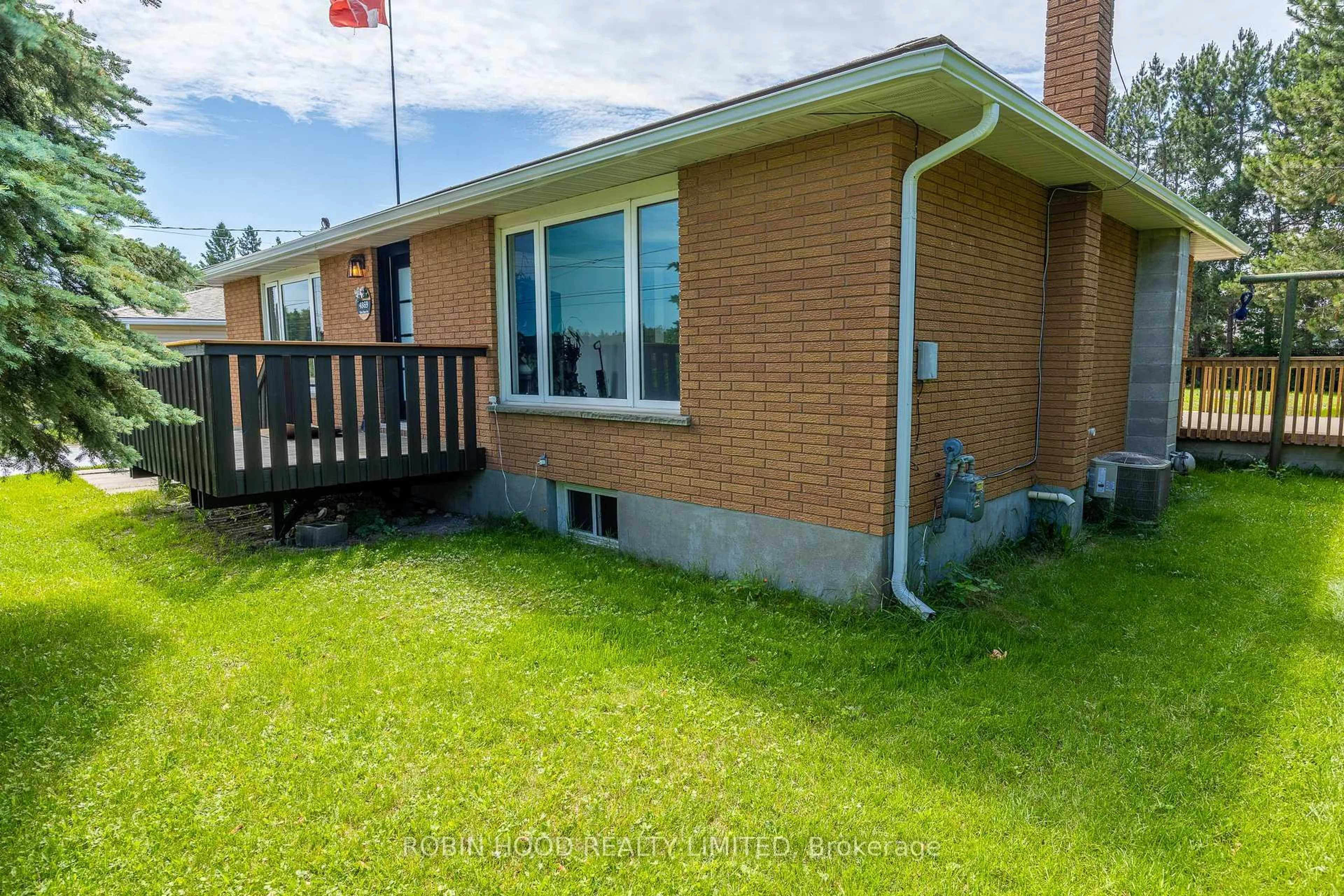 A pic from outside/outdoor area/front of a property/back of a property/a pic from drone, unknown for 4869 Notre Dame Ave, Greater Sudbury Ontario P3P 1X4