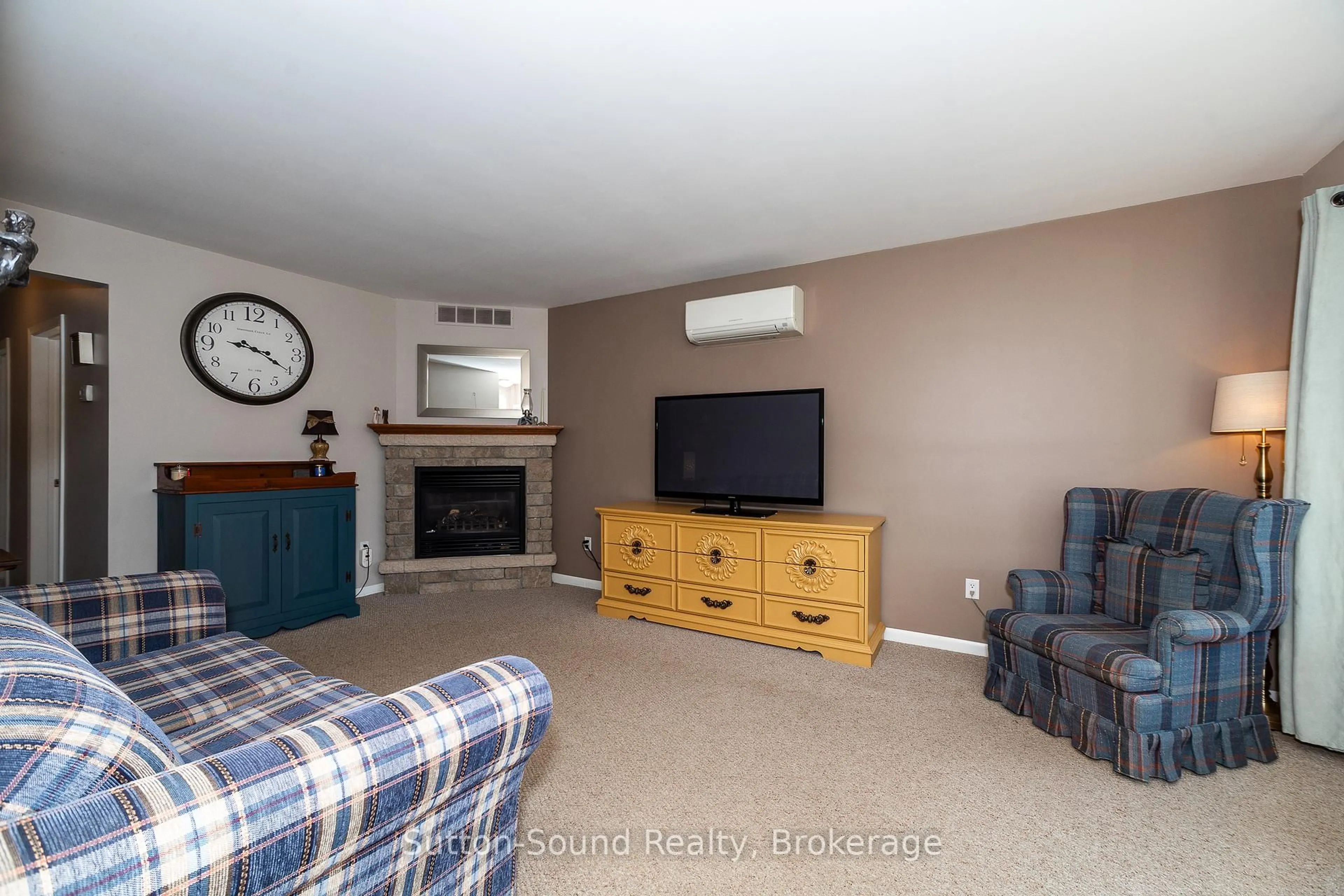 Living room with furniture, unknown for 60 Mill St, Arran-Elderslie Ontario N0H 2N0