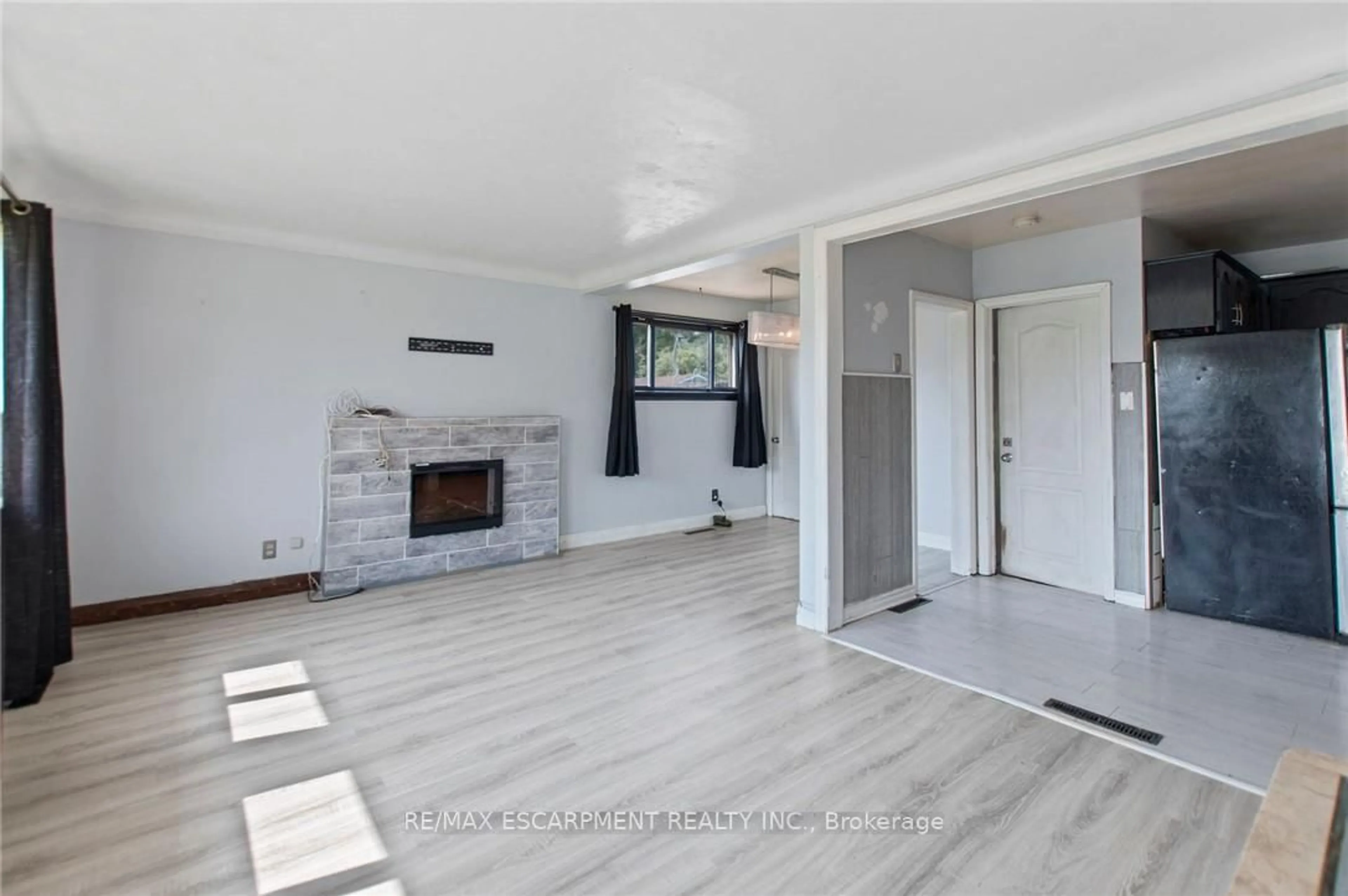 A pic of a room for 163 Rice Rd, Welland Ontario L3C 2V7