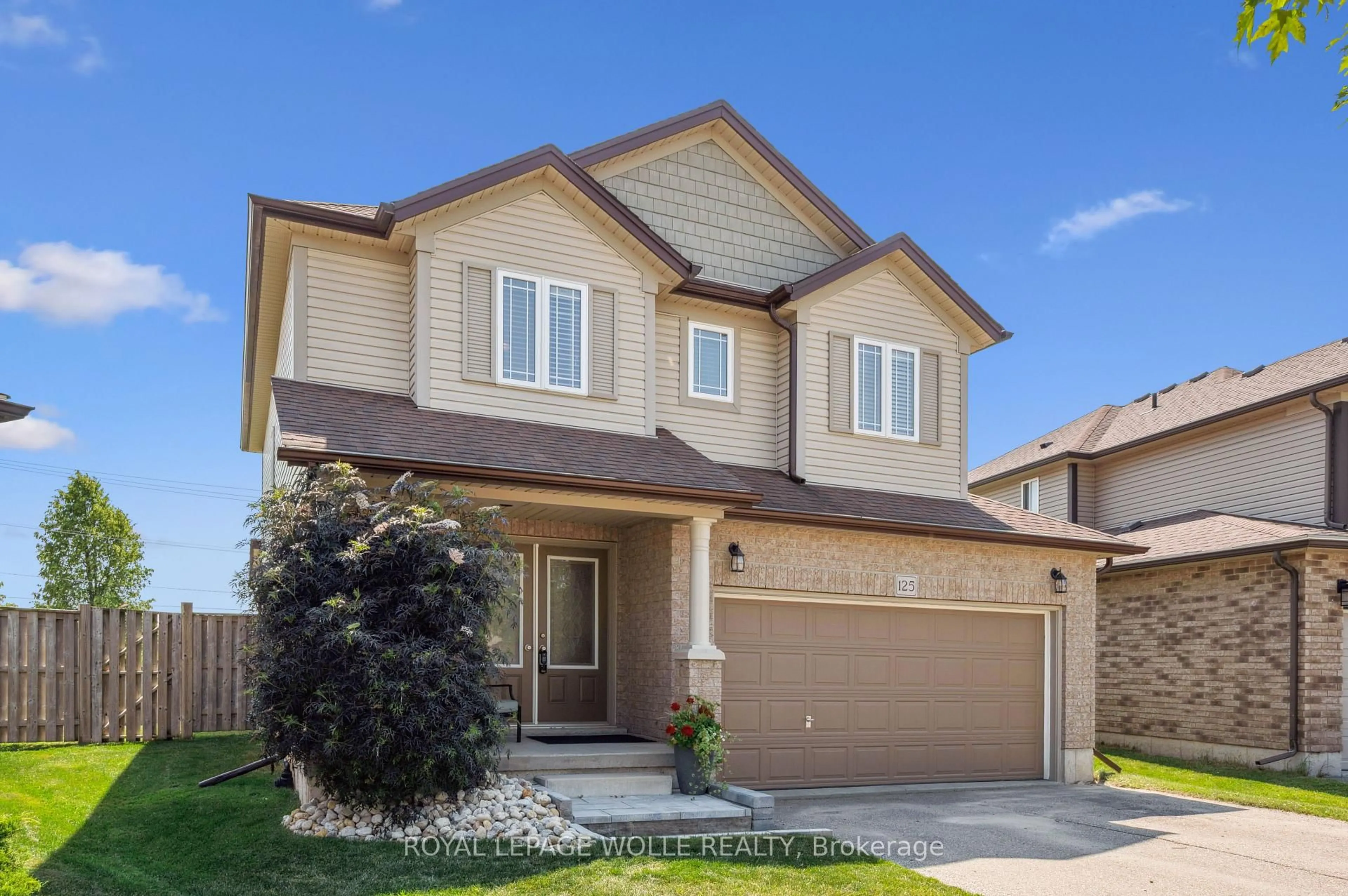 Home with vinyl exterior material, street for 125 Captain Mccallum Dr, Wilmot Ontario N3A 0B5