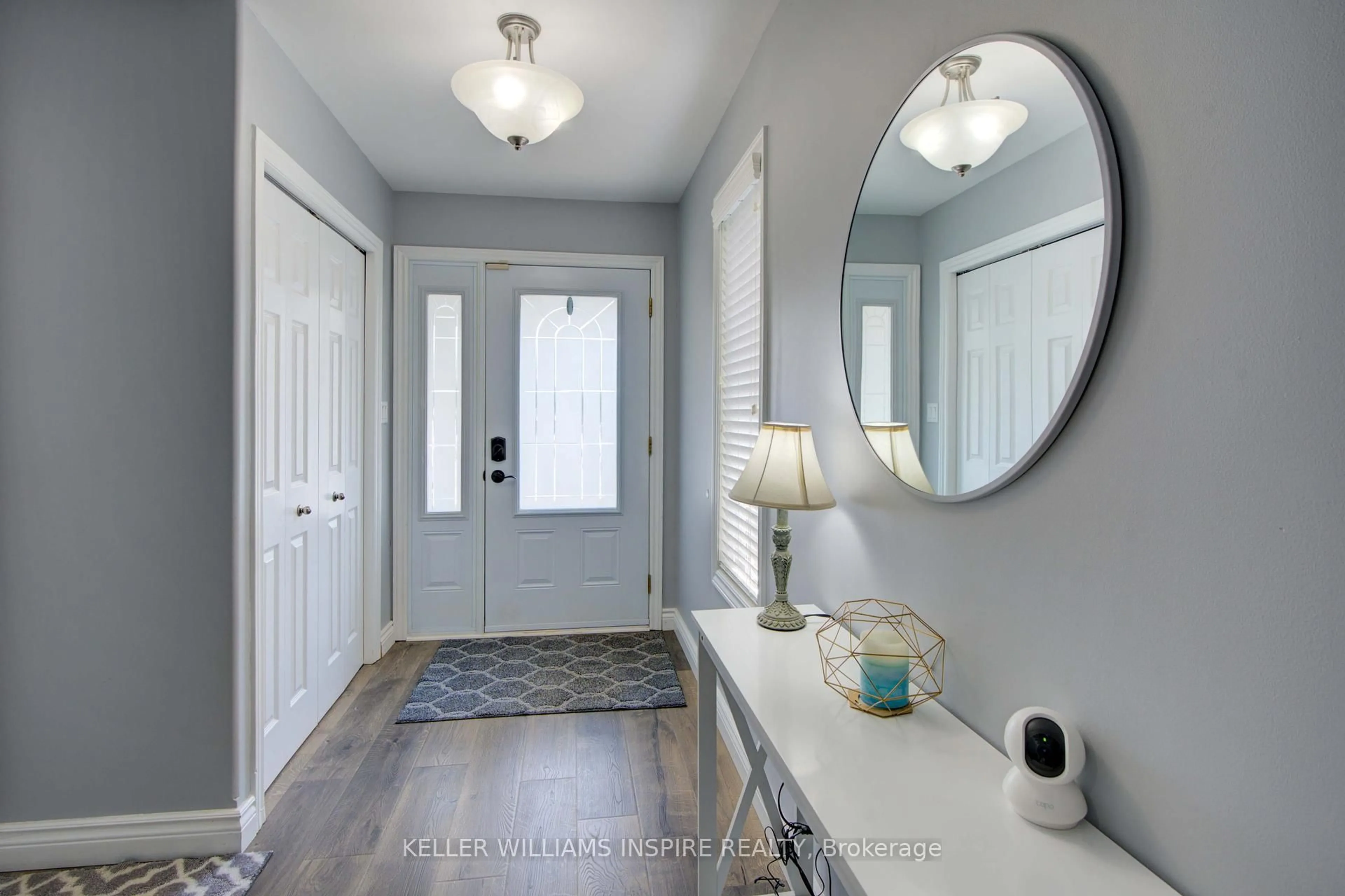 Indoor entryway for 46 Wiley St, Kingston Ontario K7K 5B4