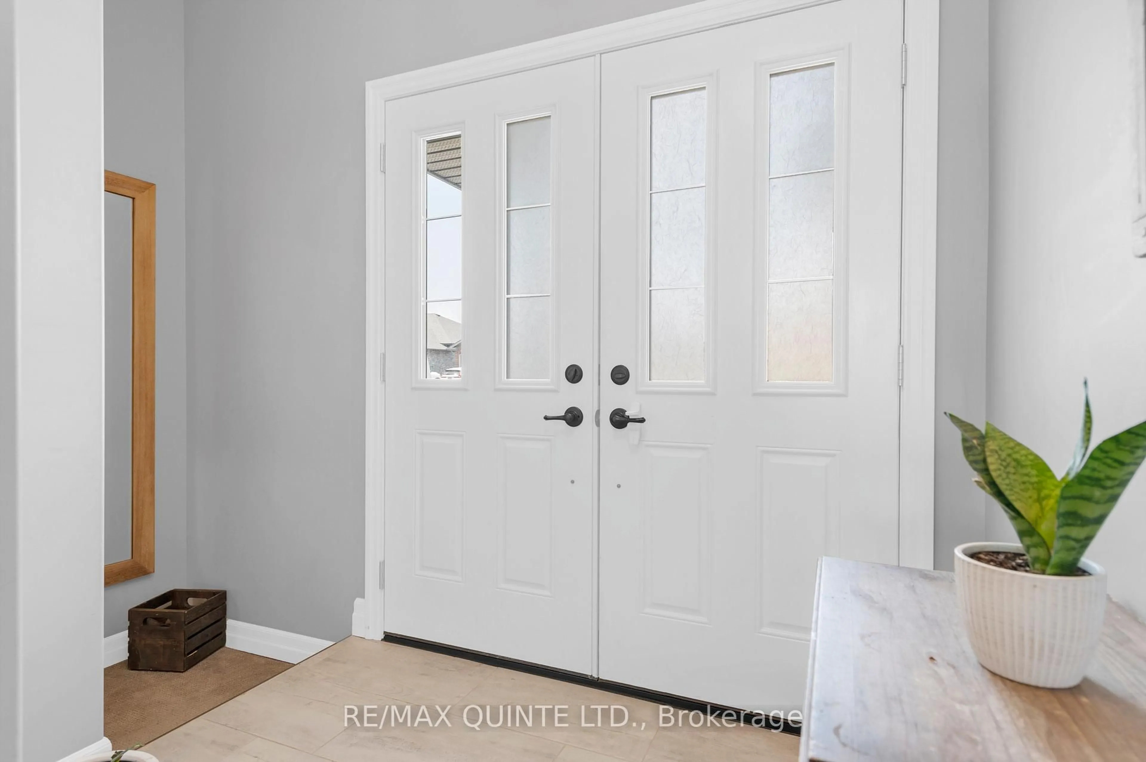 Indoor entryway for 57 Hillside Meadow Dr, Quinte West Ontario K8V 0J5