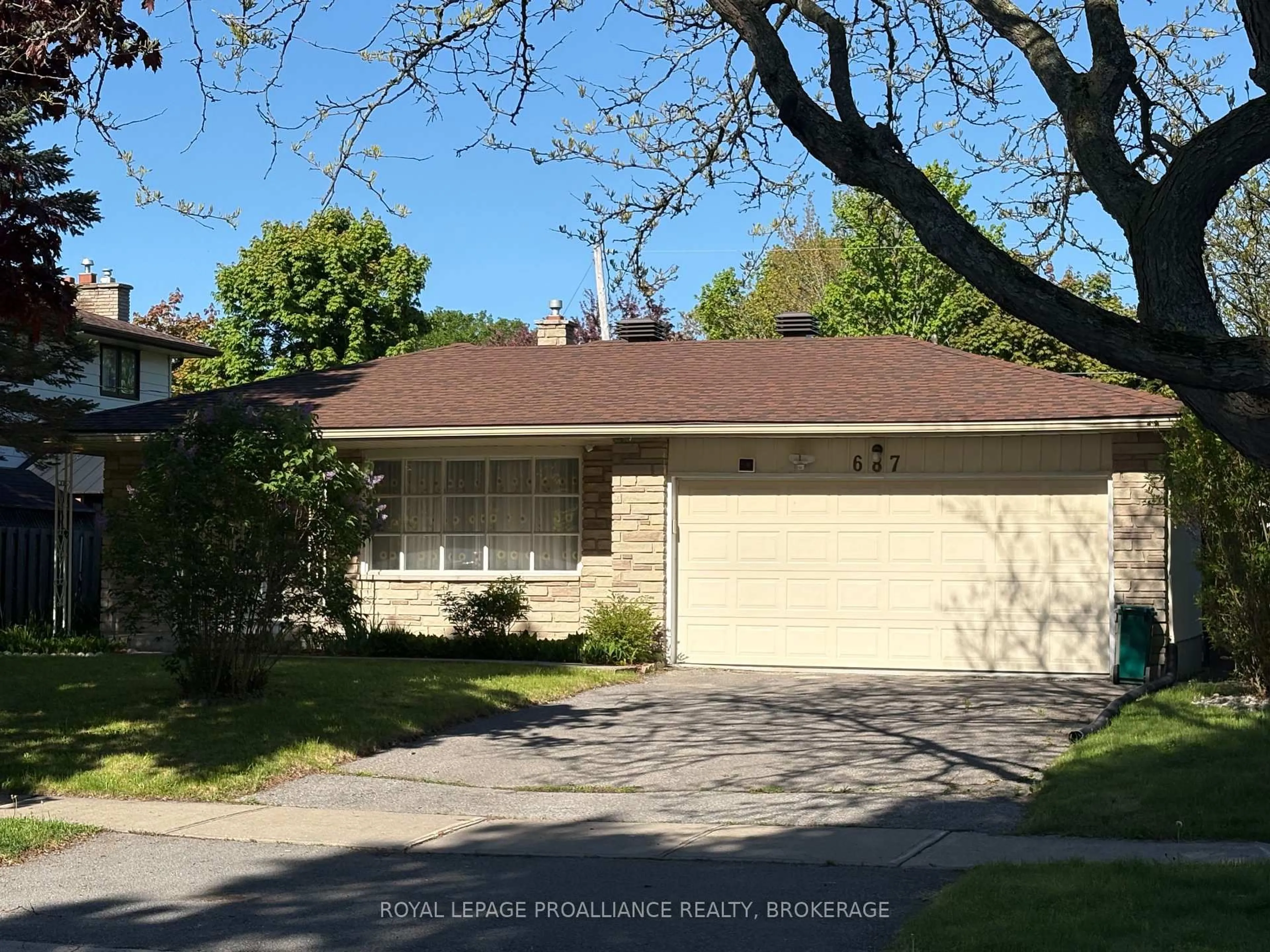Home with vinyl exterior material, street for 687 Harrow Pl, Kingston Ontario K7M 5M1