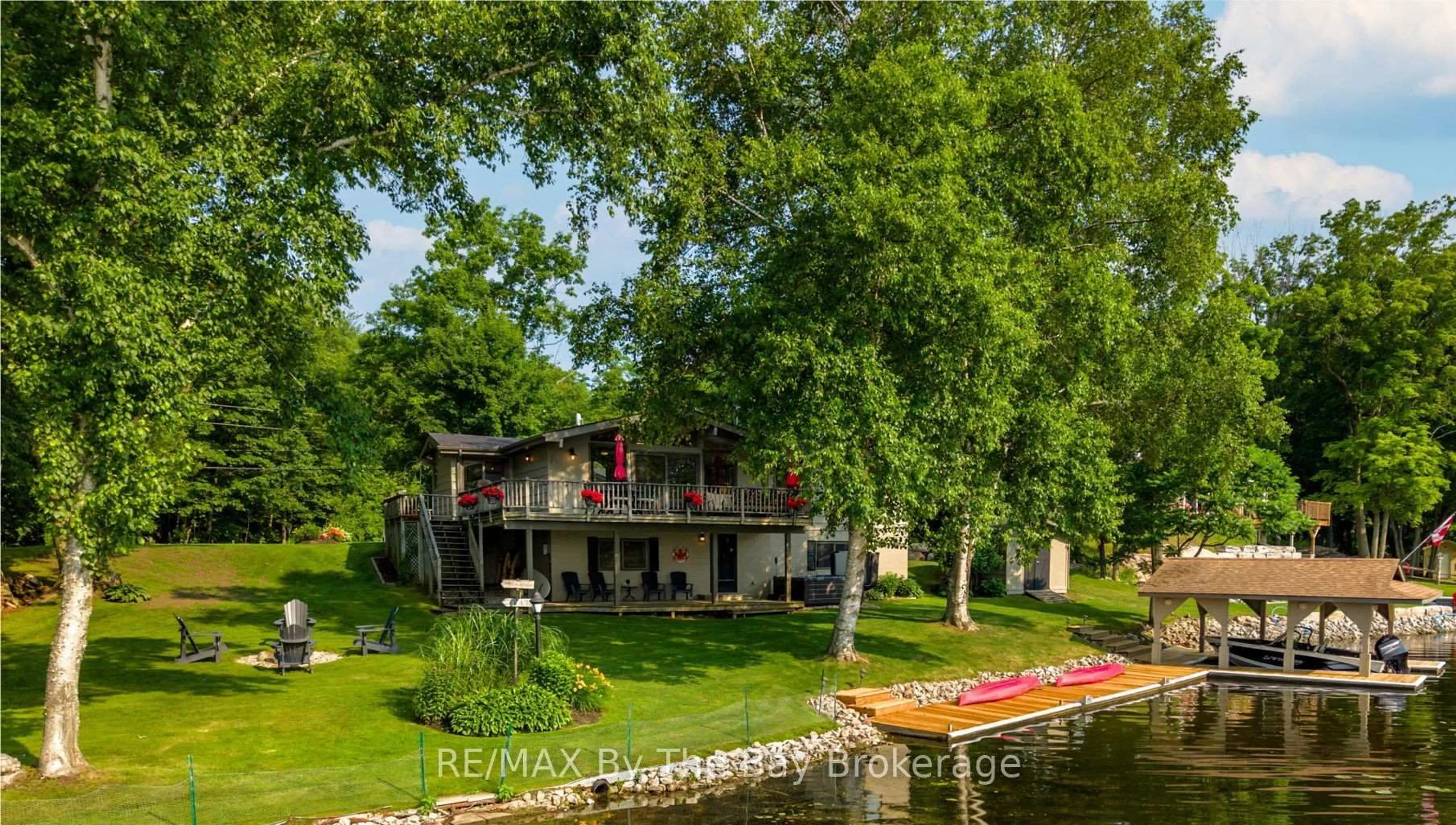 A pic from outside/outdoor area/front of a property/back of a property/a pic from drone, water/lake/river/ocean view for 25 HeathValley Tr, Georgian Bay Ontario L0K 1S0