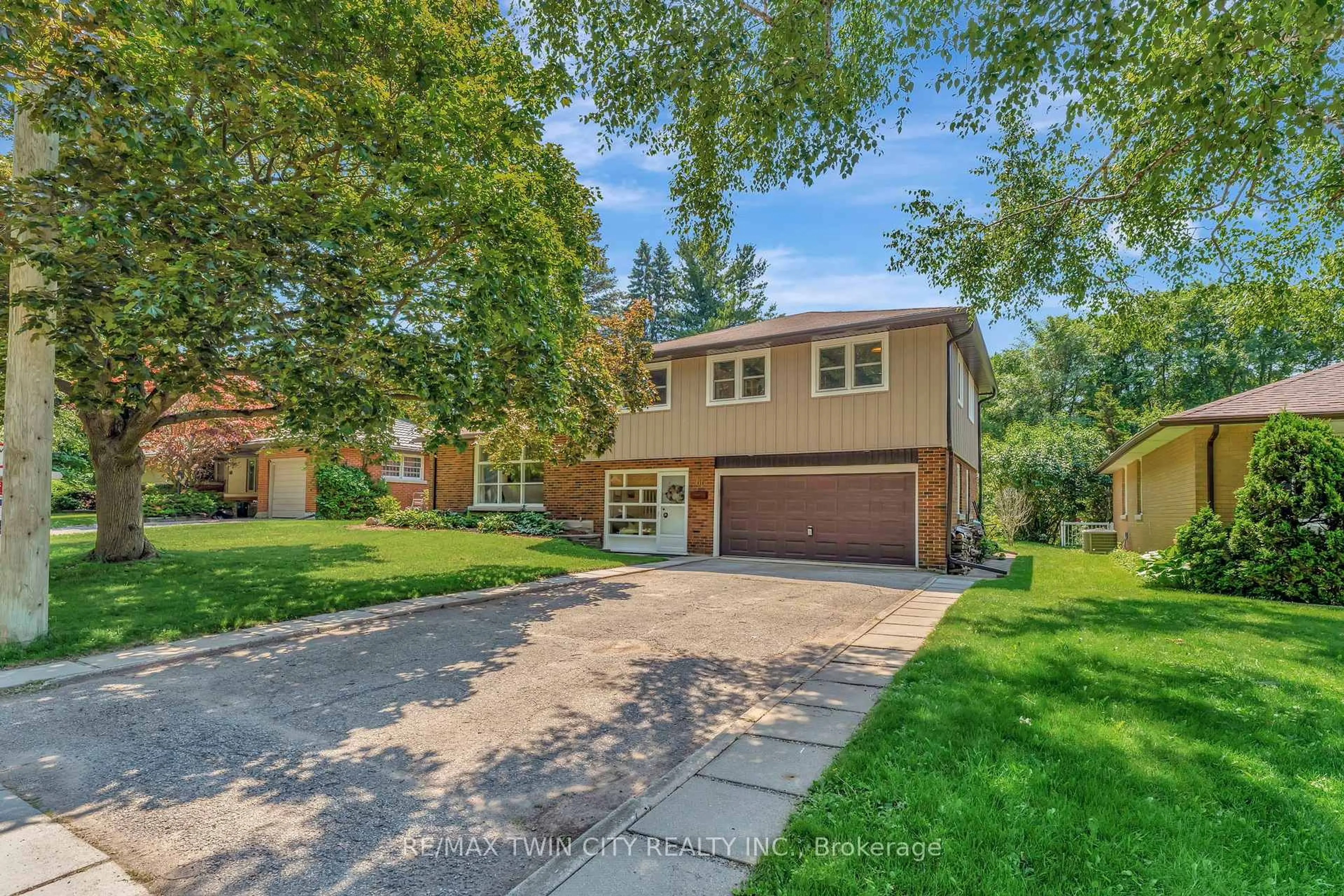 Unknown for 66 Highland Cres, Cambridge Ontario N1S 1L9